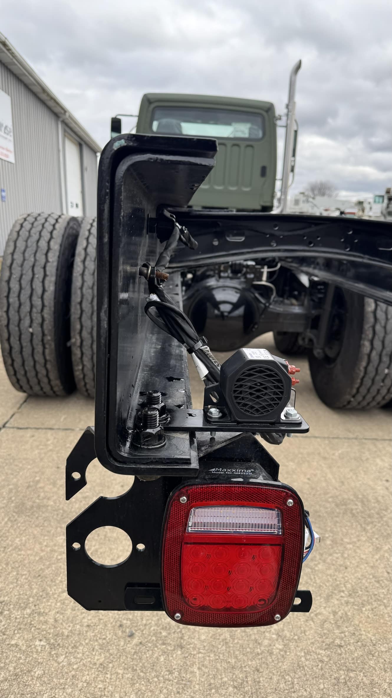 2026 FREIGHTLINER M2 106 PLUS 6X6 CAB & CHASSIS - Image 30