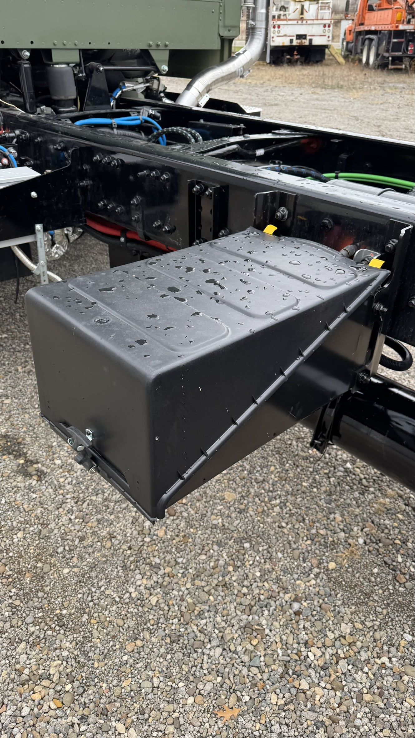 2026 FREIGHTLINER M2 106 PLUS 6X6 CAB & CHASSIS - Image 31