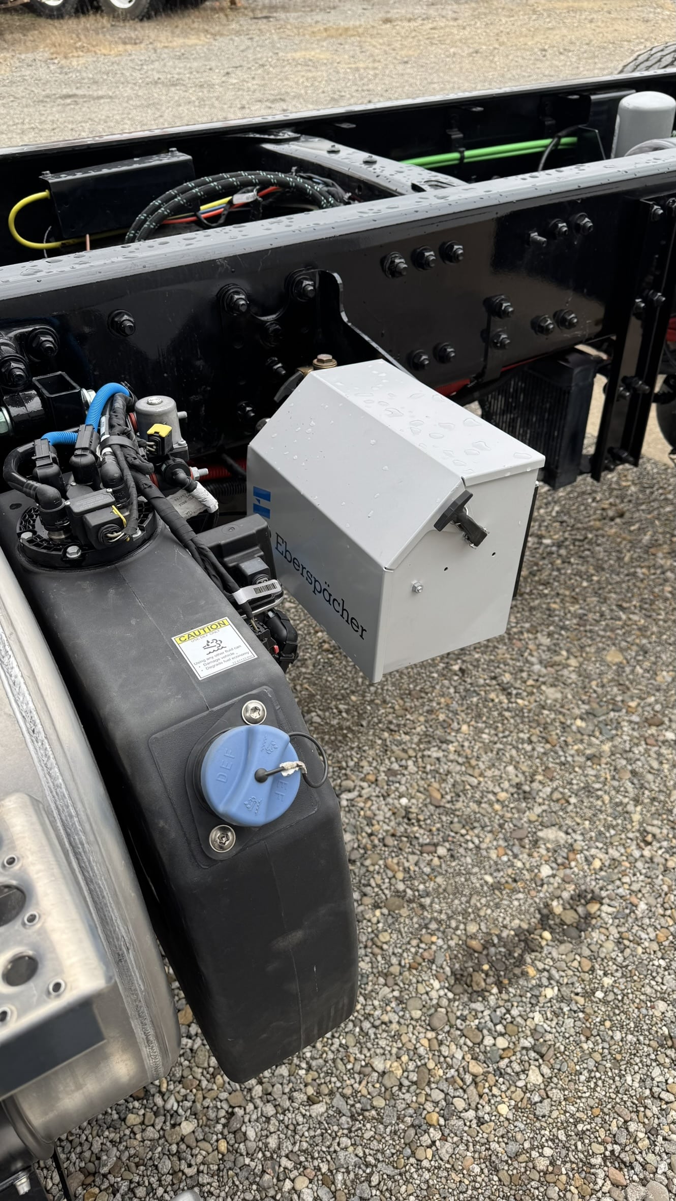 2026 FREIGHTLINER M2 106 PLUS 6X6 CAB & CHASSIS - Image 32