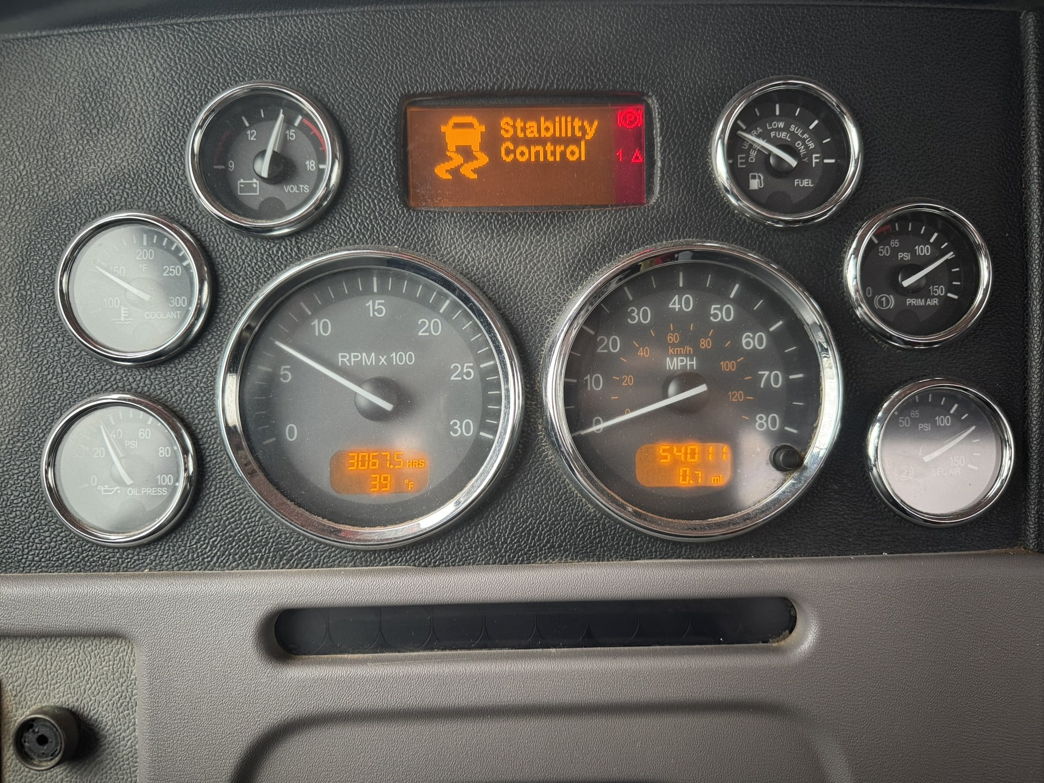 50 TON MANITEX 50155 CRANE ON A 2014 PETERBILT 367 CHASSIS- 155' BOOM - Image 14