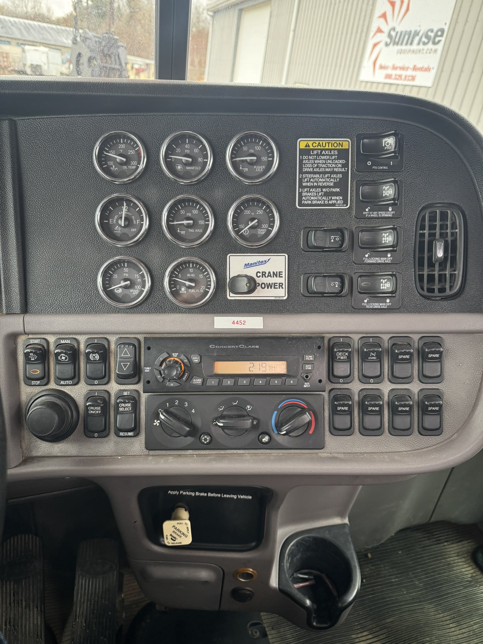 50 TON MANITEX 50155 CRANE ON A 2014 PETERBILT 367 CHASSIS- 155' BOOM - Image 15