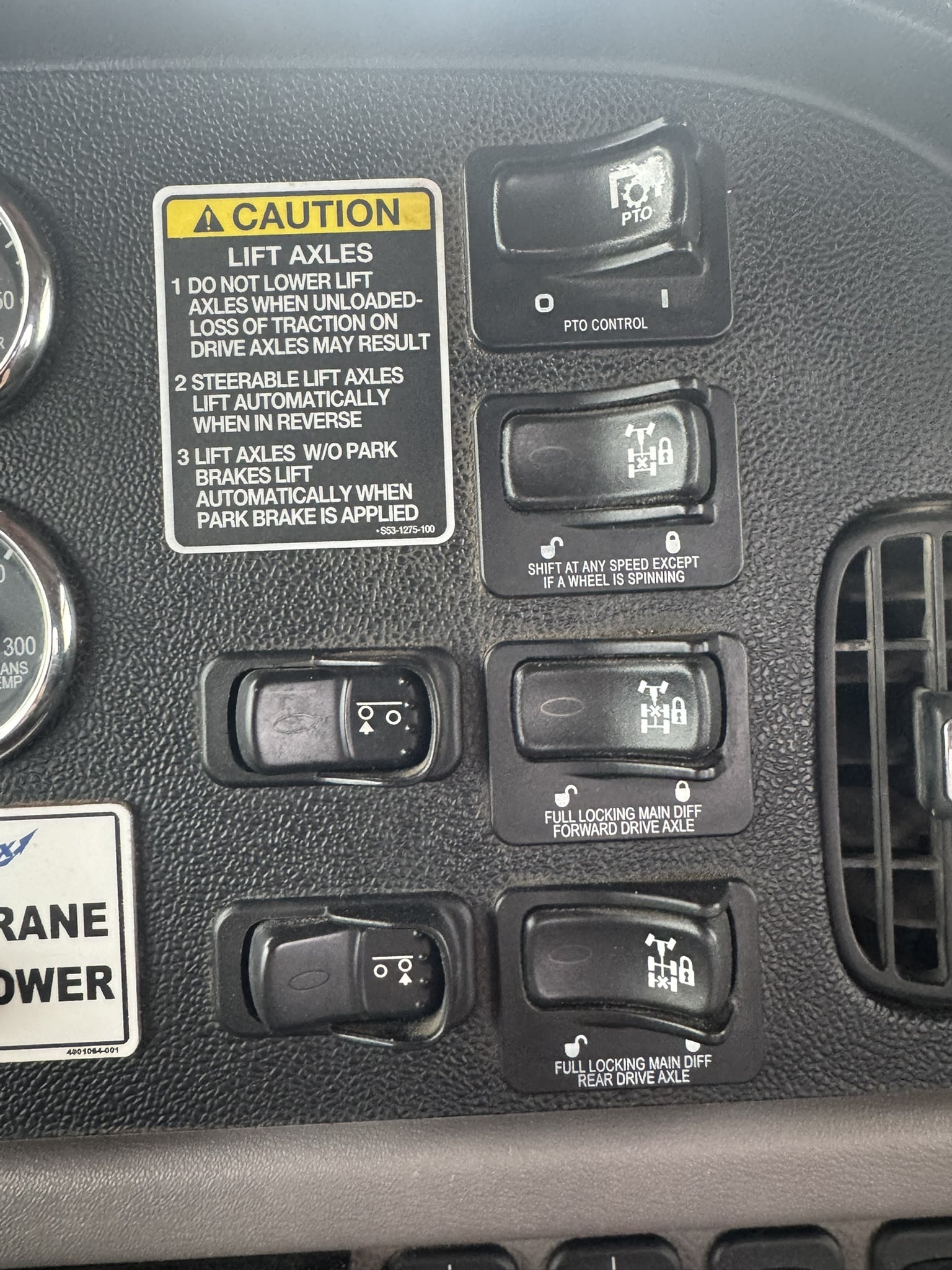 50 TON MANITEX 50155 CRANE ON A 2014 PETERBILT 367 CHASSIS- 155' BOOM - Image 17