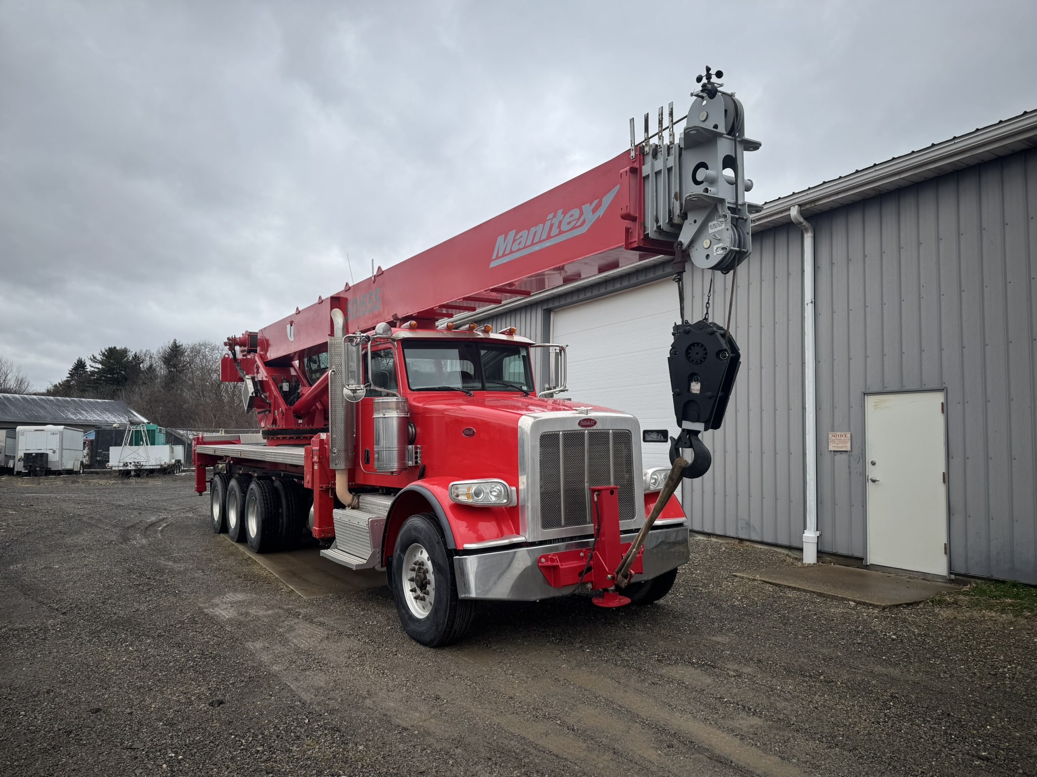 50 TON MANITEX 50155 CRANE ON A 2014 PETERBILT 367 CHASSIS- 155' BOOM - Image 5