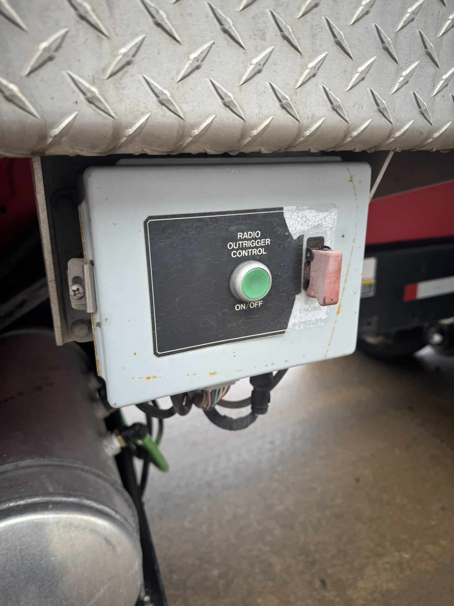 50 TON MANITEX 50155 CRANE ON A 2014 PETERBILT 367 CHASSIS- 155' BOOM - Image 28