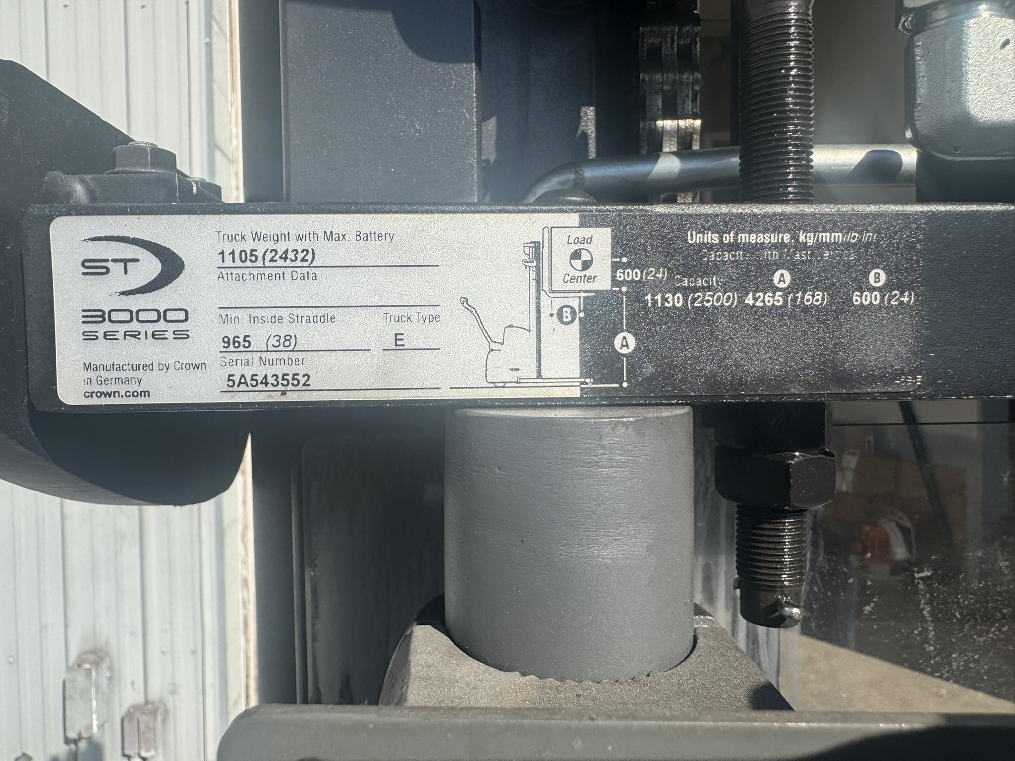 2016 CROWN ST3000-25 WALKING ELECTRIC PALLET STACKER- 2,500 LBS CAPACITY-LESS THAN 50 HOURS - Image 21