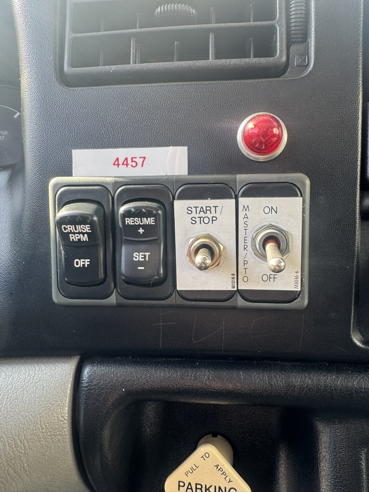 60' VERSALIFT VO355XMHI ON 2010 FORD F750 4X2 CHASSIS - Image 15