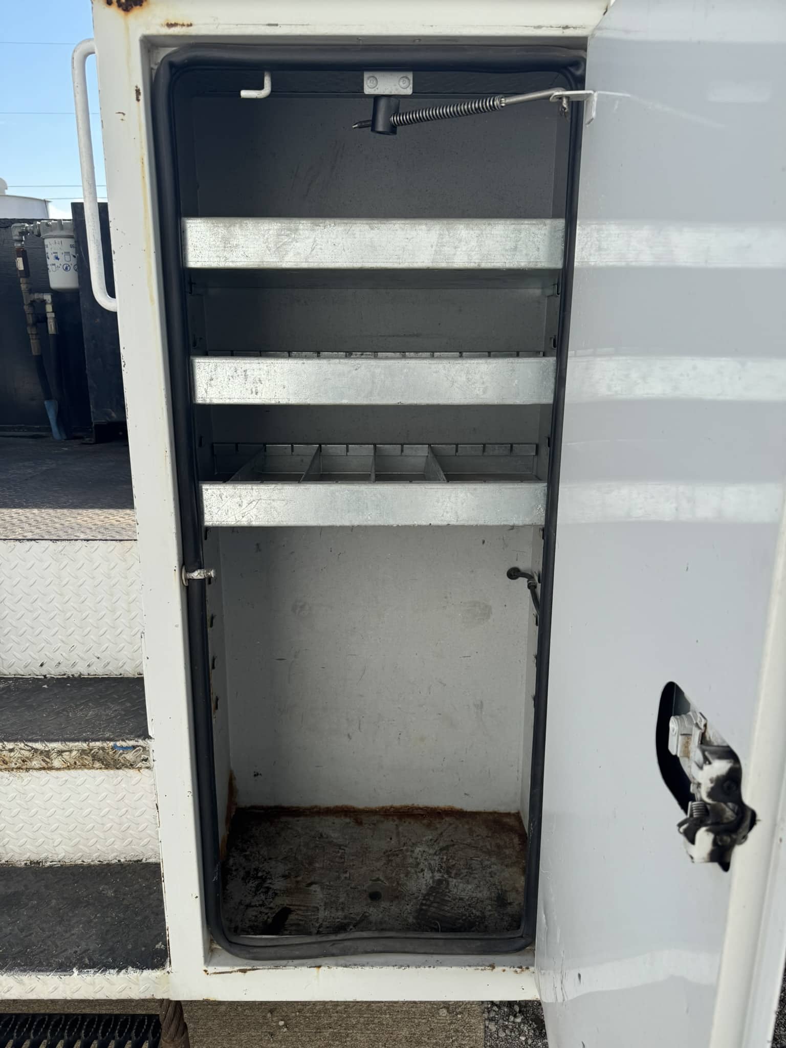 60' VERSALIFT VO355XMHI ON 2010 FORD F750 4X2 CHASSIS - Image 31