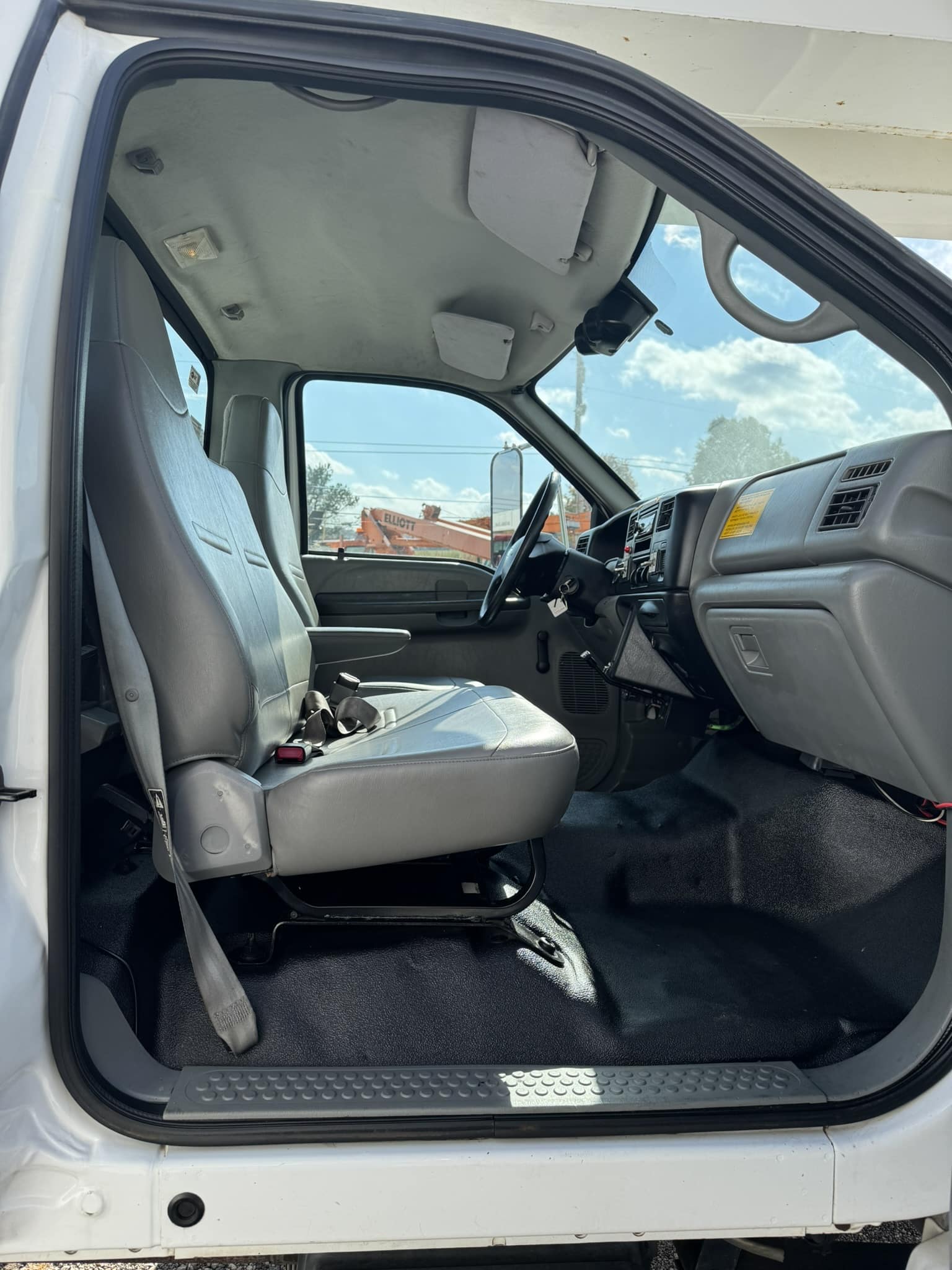 60' VERSALIFT VO355XMHI ON 2010 FORD F750 4X2 CHASSIS - Image 20