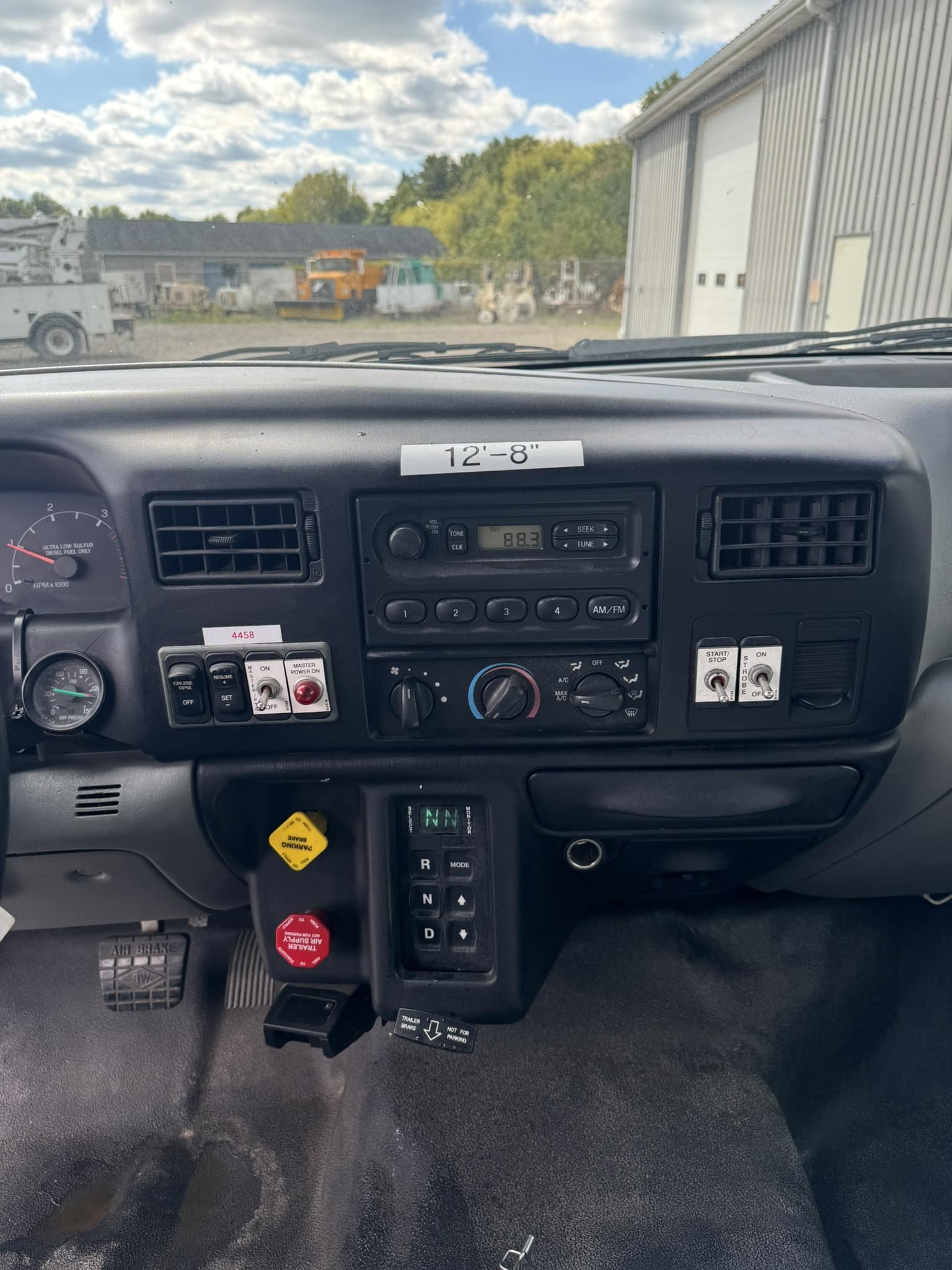 60' VERSALIFT VO355MHI ON 2009 FORD F750 CHASSIS 4X2 - Image 15