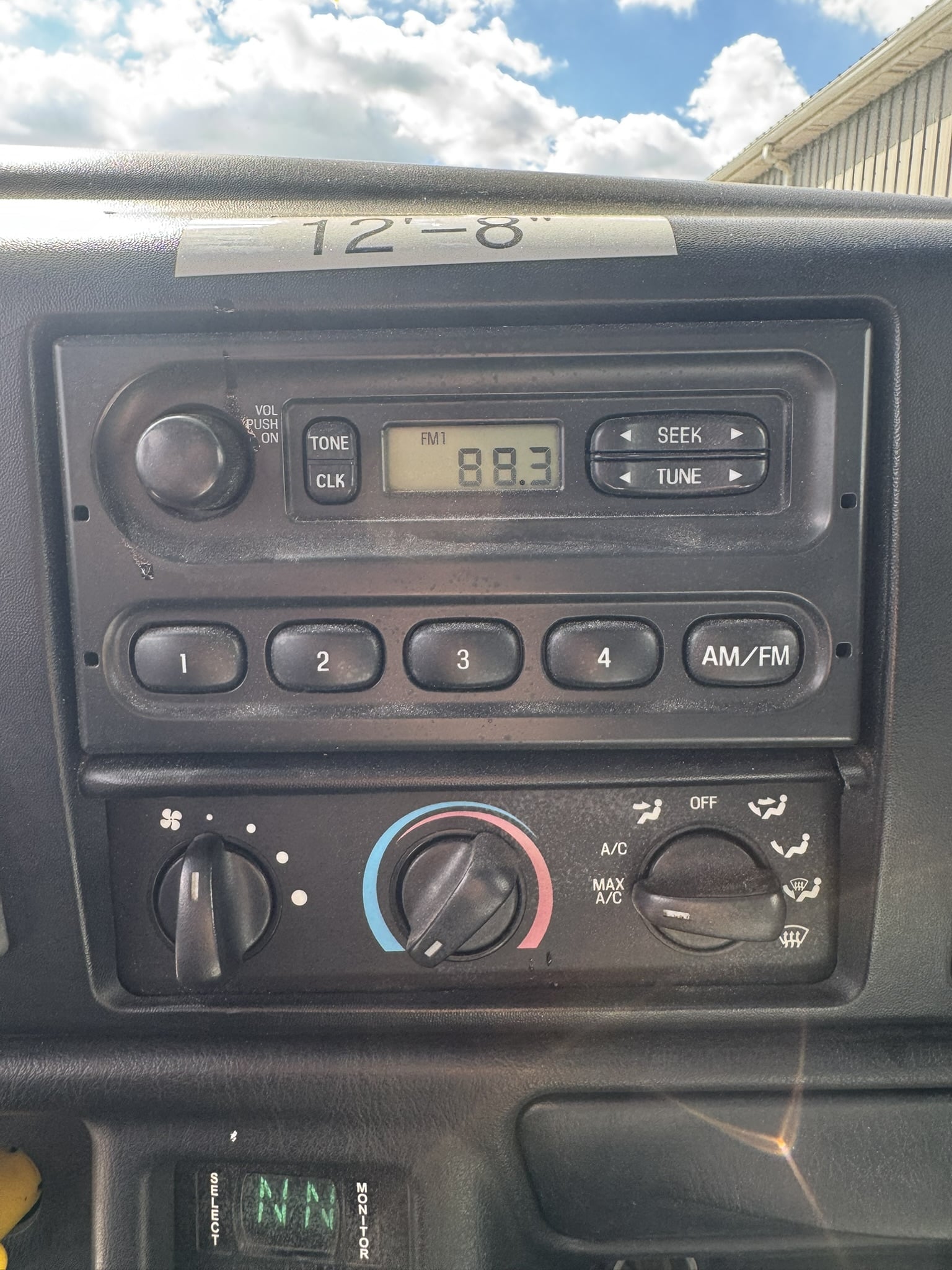 60' VERSALIFT VO355MHI ON 2009 FORD F750 CHASSIS 4X2 - Image 16