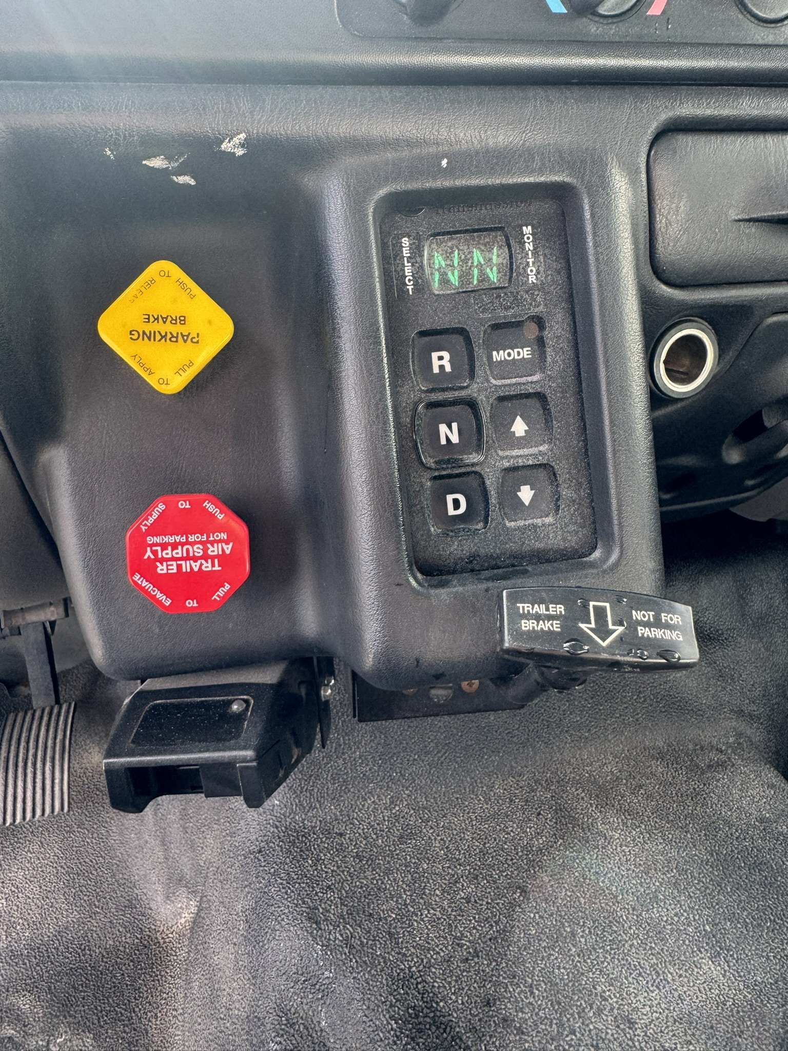60' VERSALIFT VO355MHI ON 2009 FORD F750 CHASSIS 4X2 - Image 17