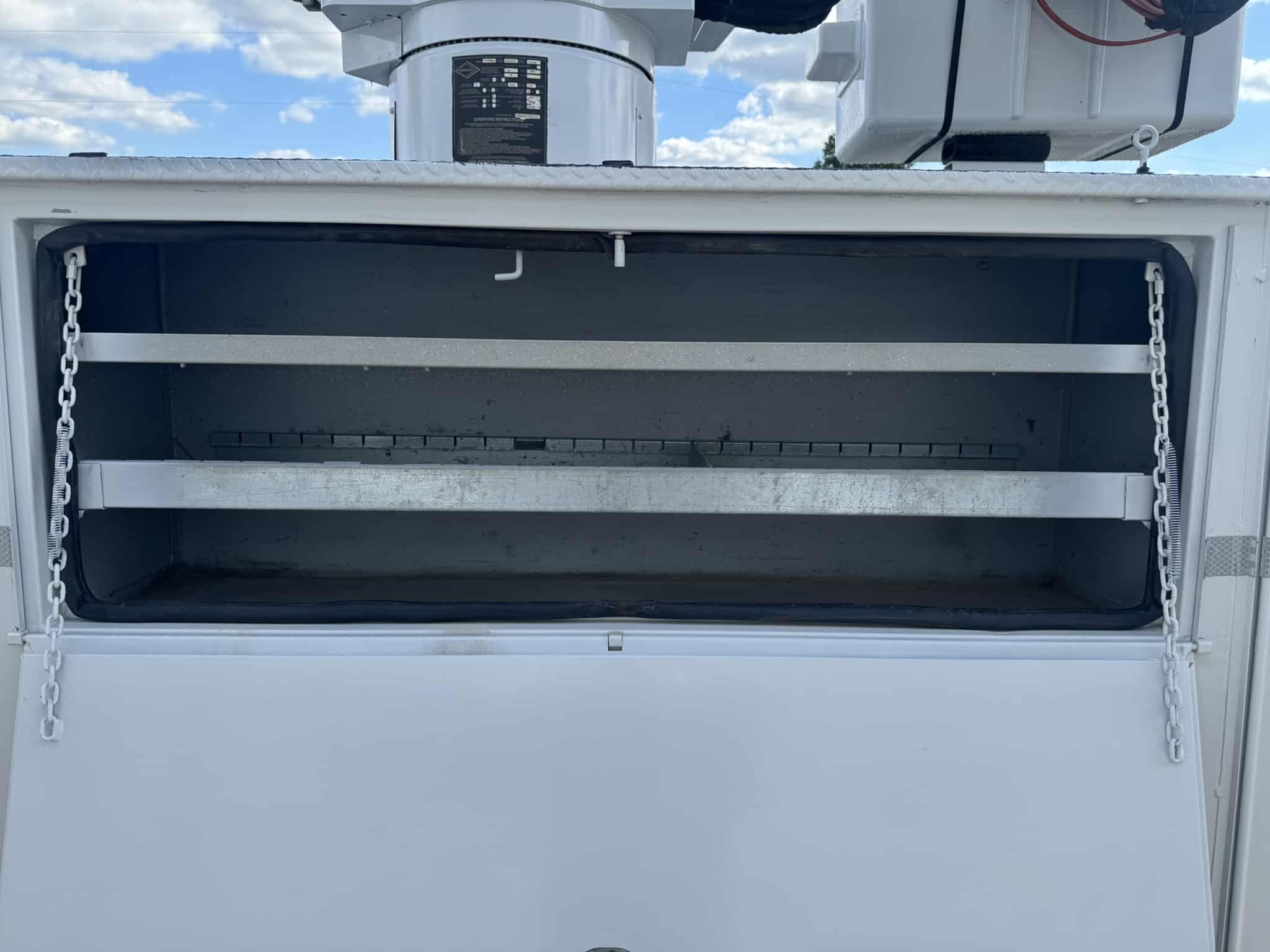 60' VERSALIFT VO355MHI ON 2009 FORD F750 CHASSIS 4X2 - Image 29