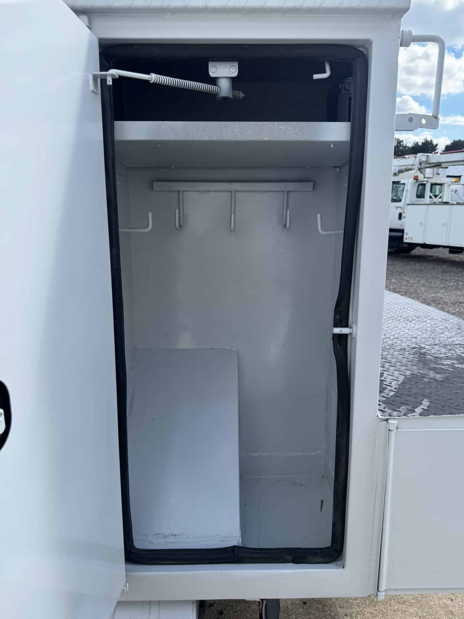 60' VERSALIFT VO355MHI ON 2009 FORD F750 CHASSIS 4X2 - Image 28