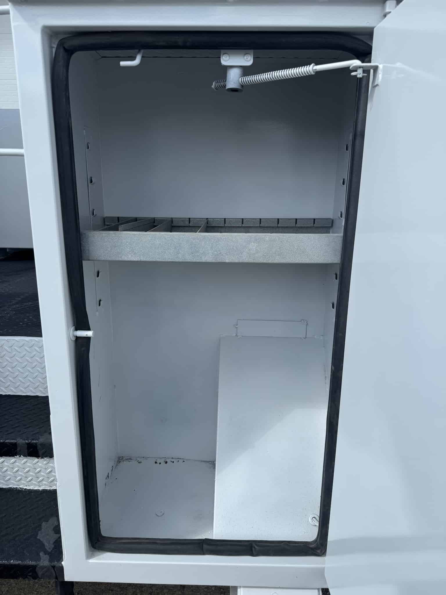 60' VERSALIFT VO355MHI ON 2009 FORD F750 CHASSIS 4X2 - Image 19