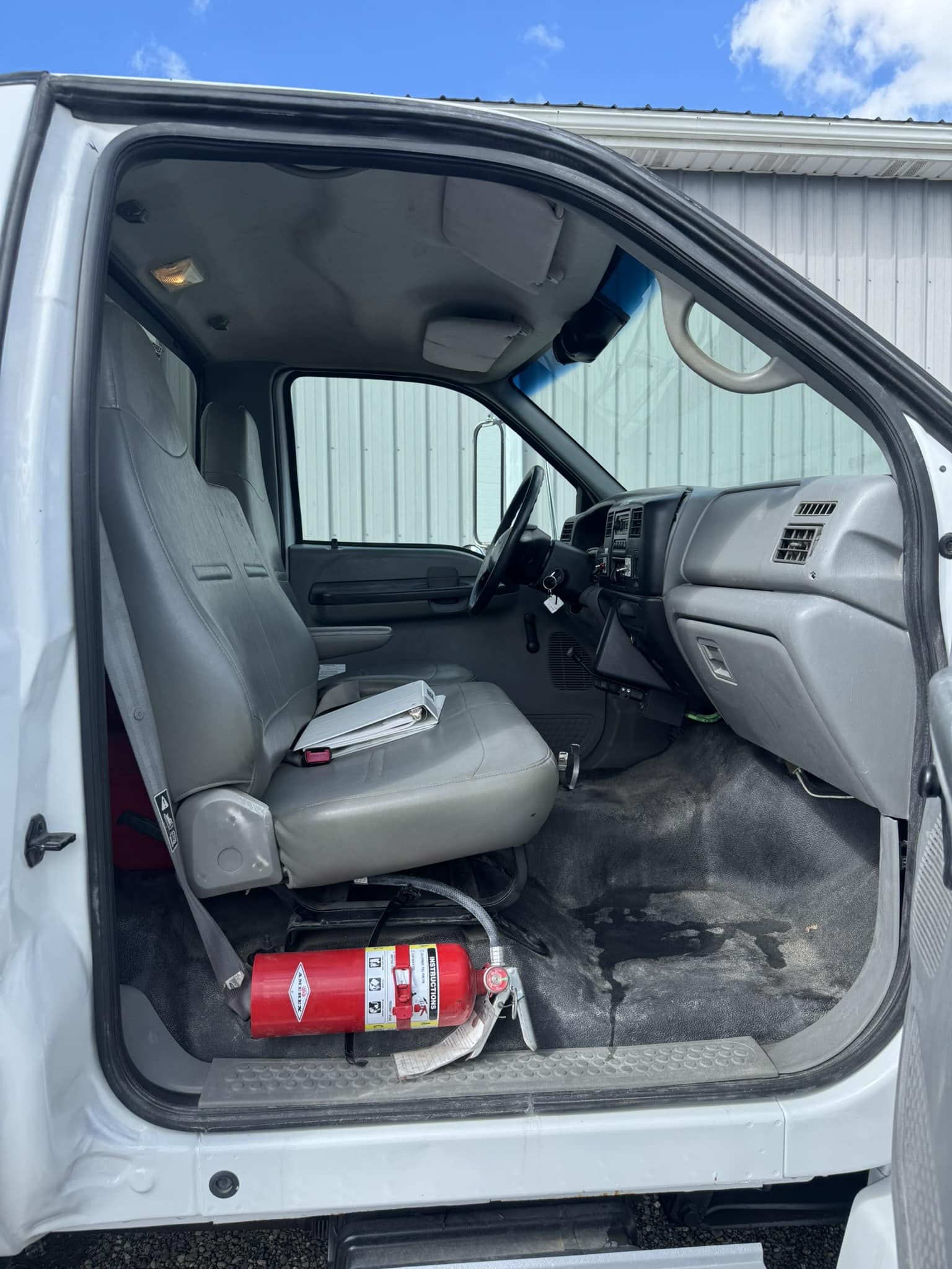 60' VERSALIFT VO355MHI ON 2009 FORD F750 CHASSIS 4X2 - Image 18