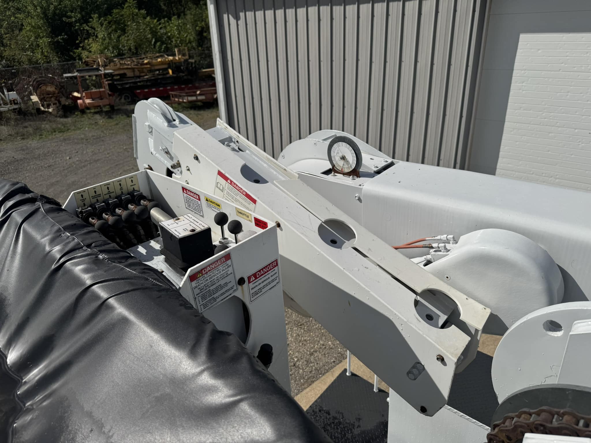 60' VERSALIFT VO355MHI ON 2009 FORD F750 CHASSIS 4X2 - Image 36
