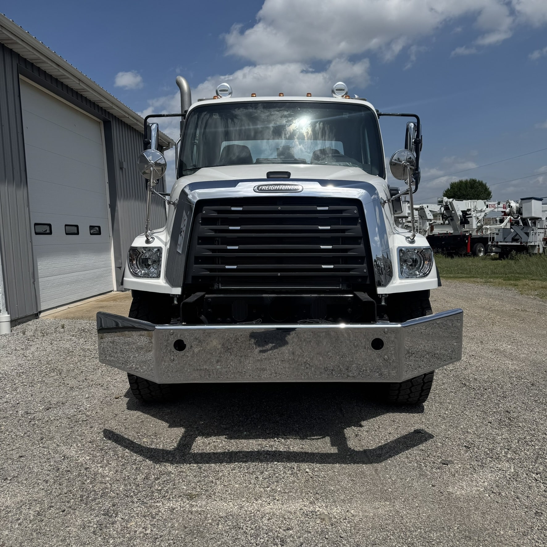 2026 FREIGHTLINER 114SD PLUS 6x4 CAB & CHASSIS - Image 8
