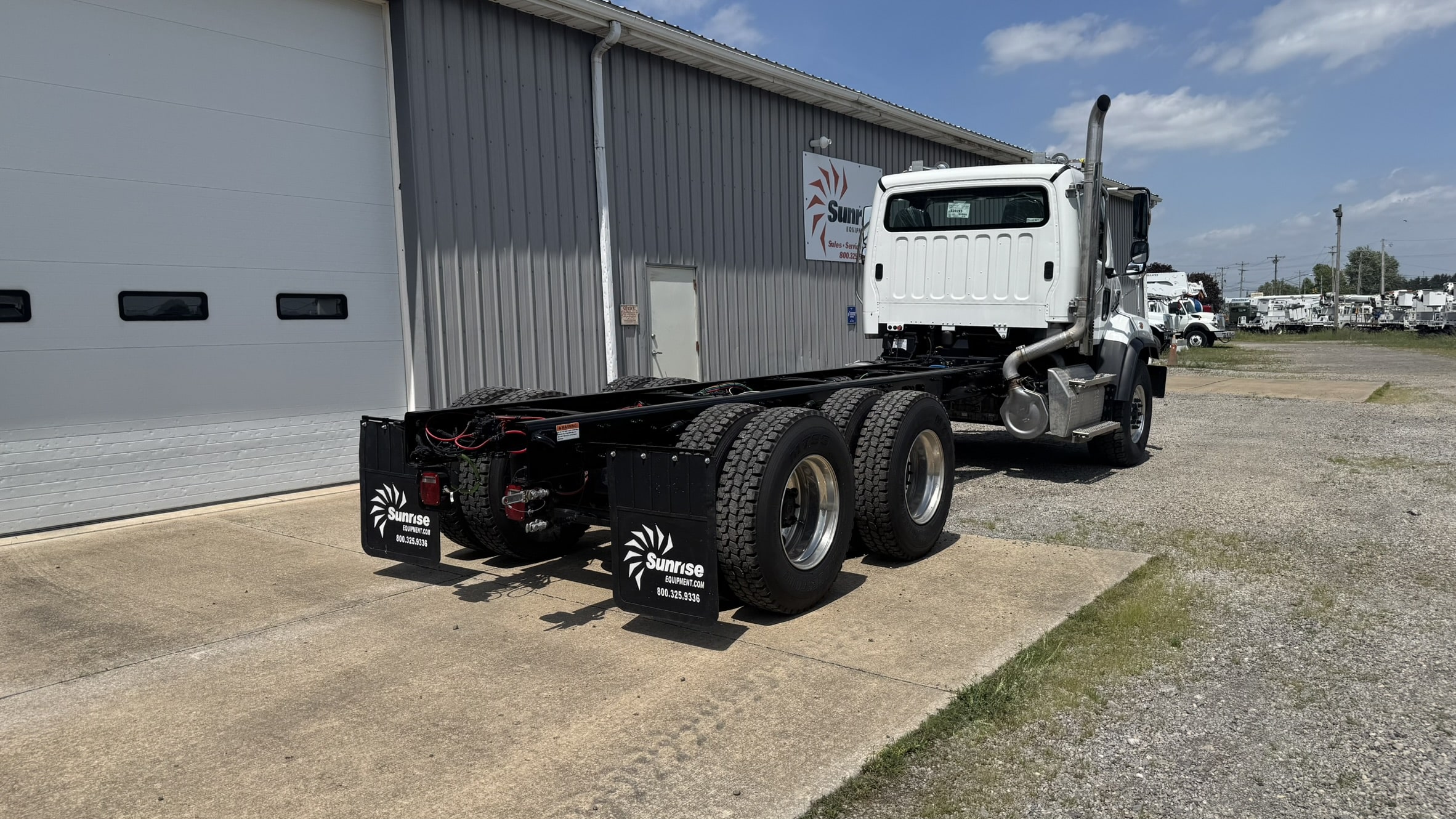 2026 FREIGHTLINER 114SD PLUS 6x4 CAB & CHASSIS - Image 7