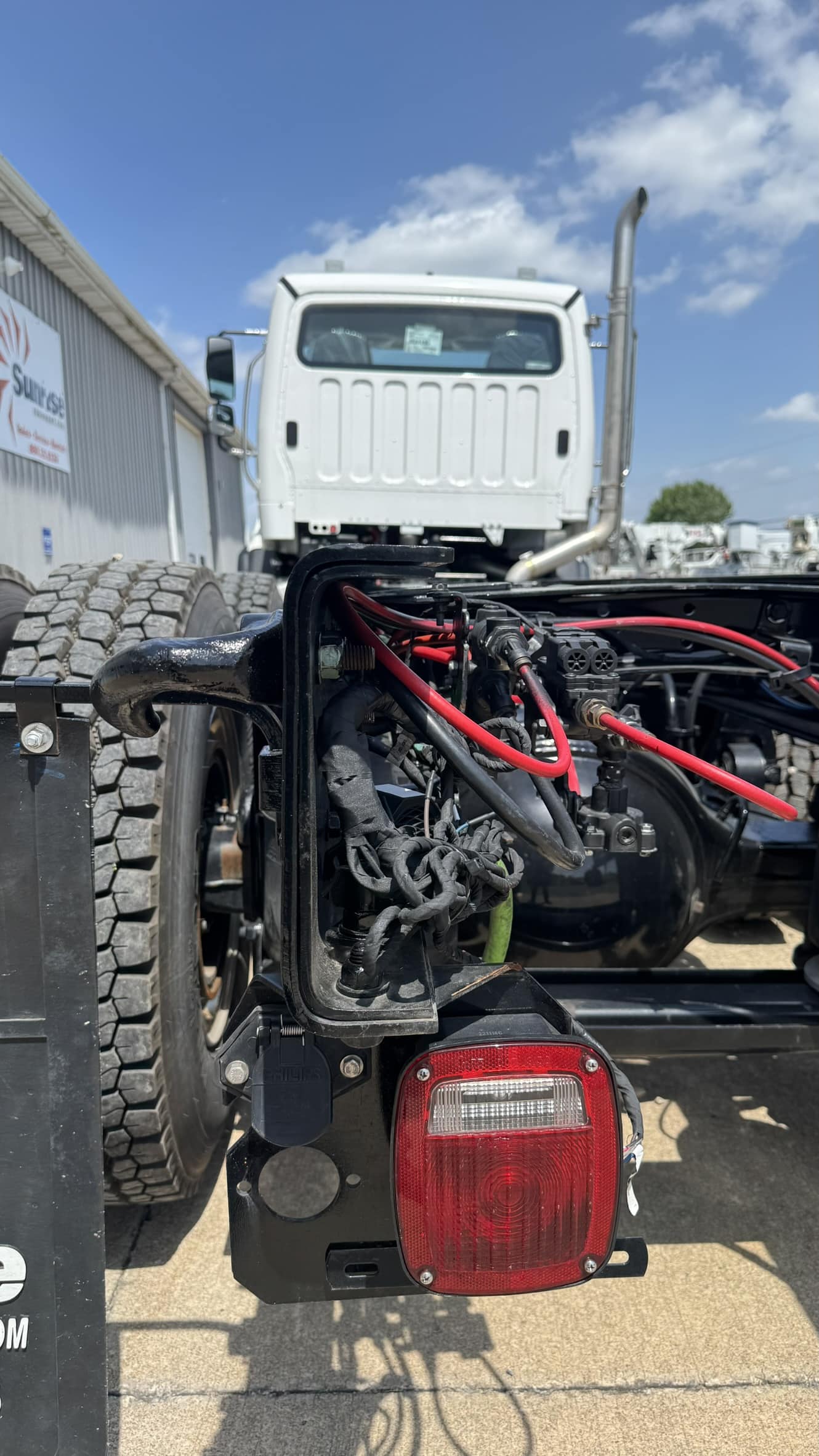 2026 FREIGHTLINER 114SD PLUS 6x4 CAB & CHASSIS - Image 29