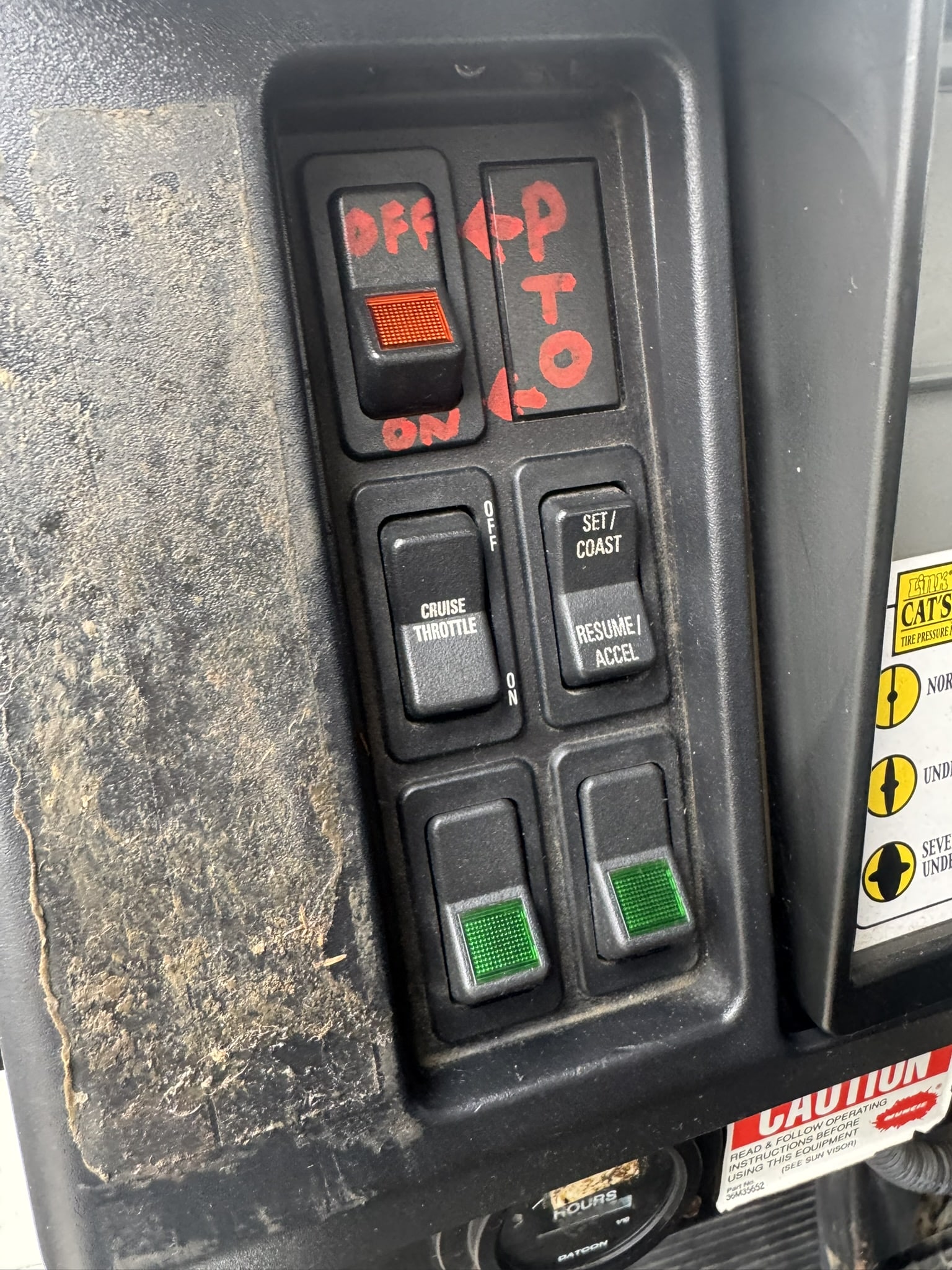 ALTEC D4060T-R DIGGER DERRICK ON A 1998 INTERNATIONAL 2654 6X4 CHASSIS - Image 13