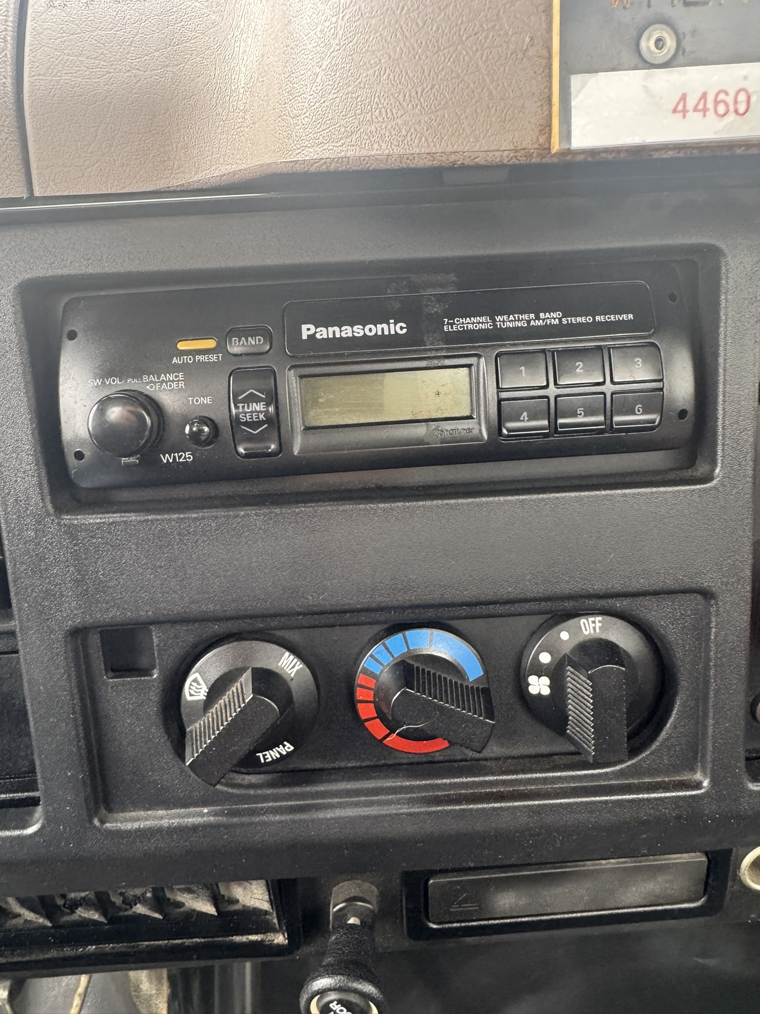 ALTEC D4060T-R DIGGER DERRICK ON A 1998 INTERNATIONAL 2654 6X4 CHASSIS - Image 20