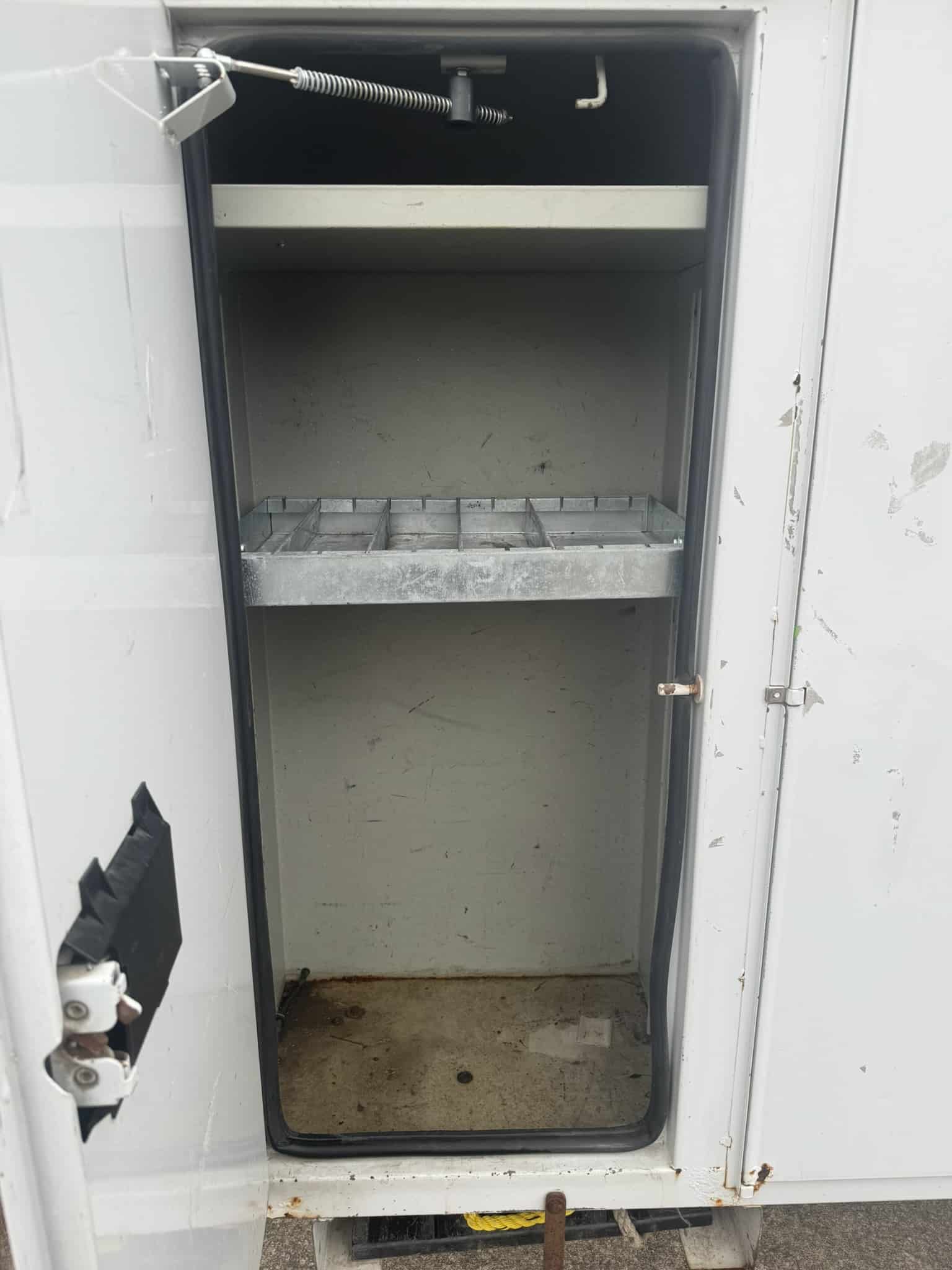 65' VERSALIFT VO460MHI ON 2015 FORD F750 4X2 CHASSIS - Image 24