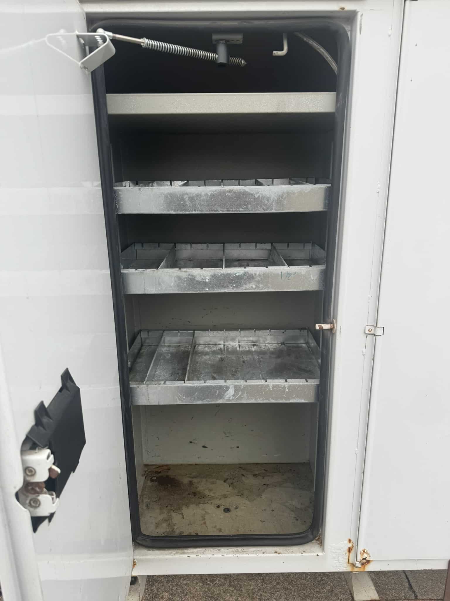 65' VERSALIFT VO460MHI ON 2015 FORD F750 4X2 CHASSIS - Image 25