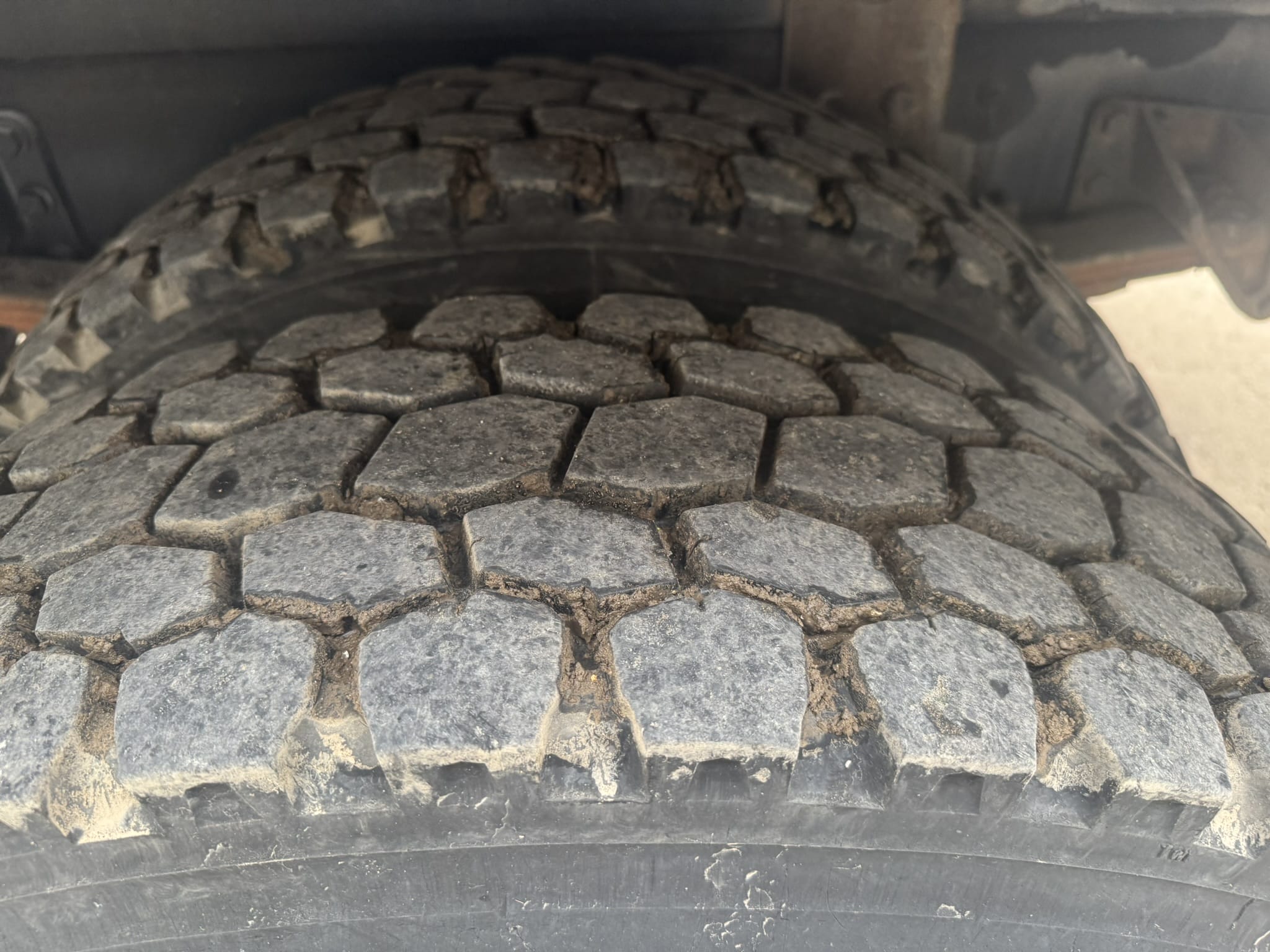 65' VERSALIFT VO460MHI ON 2015 FORD F750 4X2 CHASSIS - Image 42