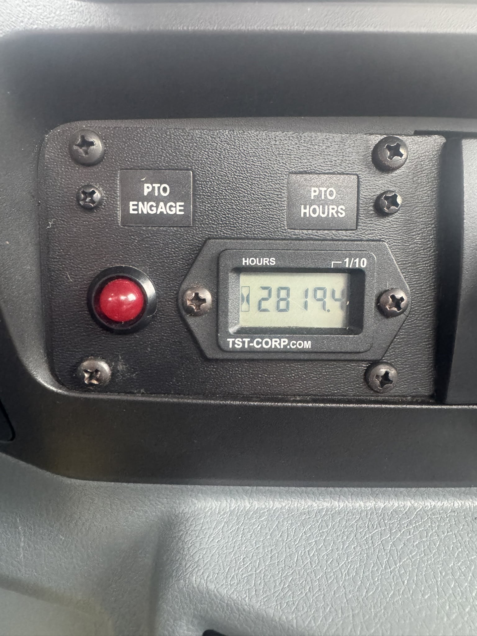 65' VERSALIFT VO460MHI ON 2015 FORD F750 4X2 CHASSIS - Image 19