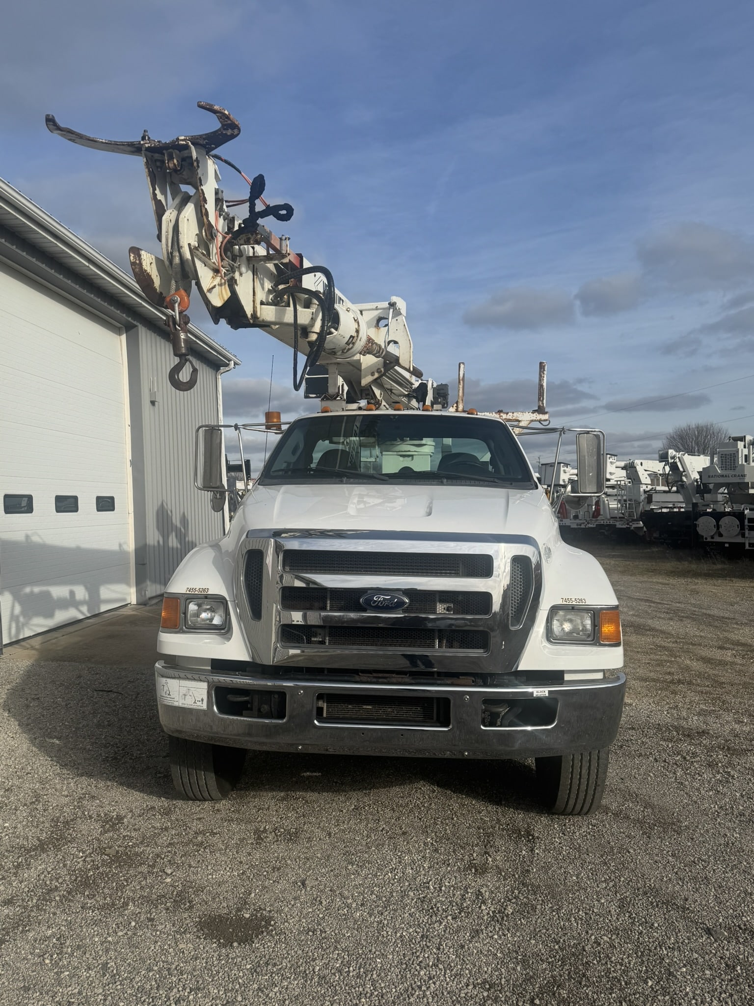 VERSALIFT TMP2050T DIGGER DERRICK ON A 2014 FORD F750 4X2 CHASSIS - Image 8