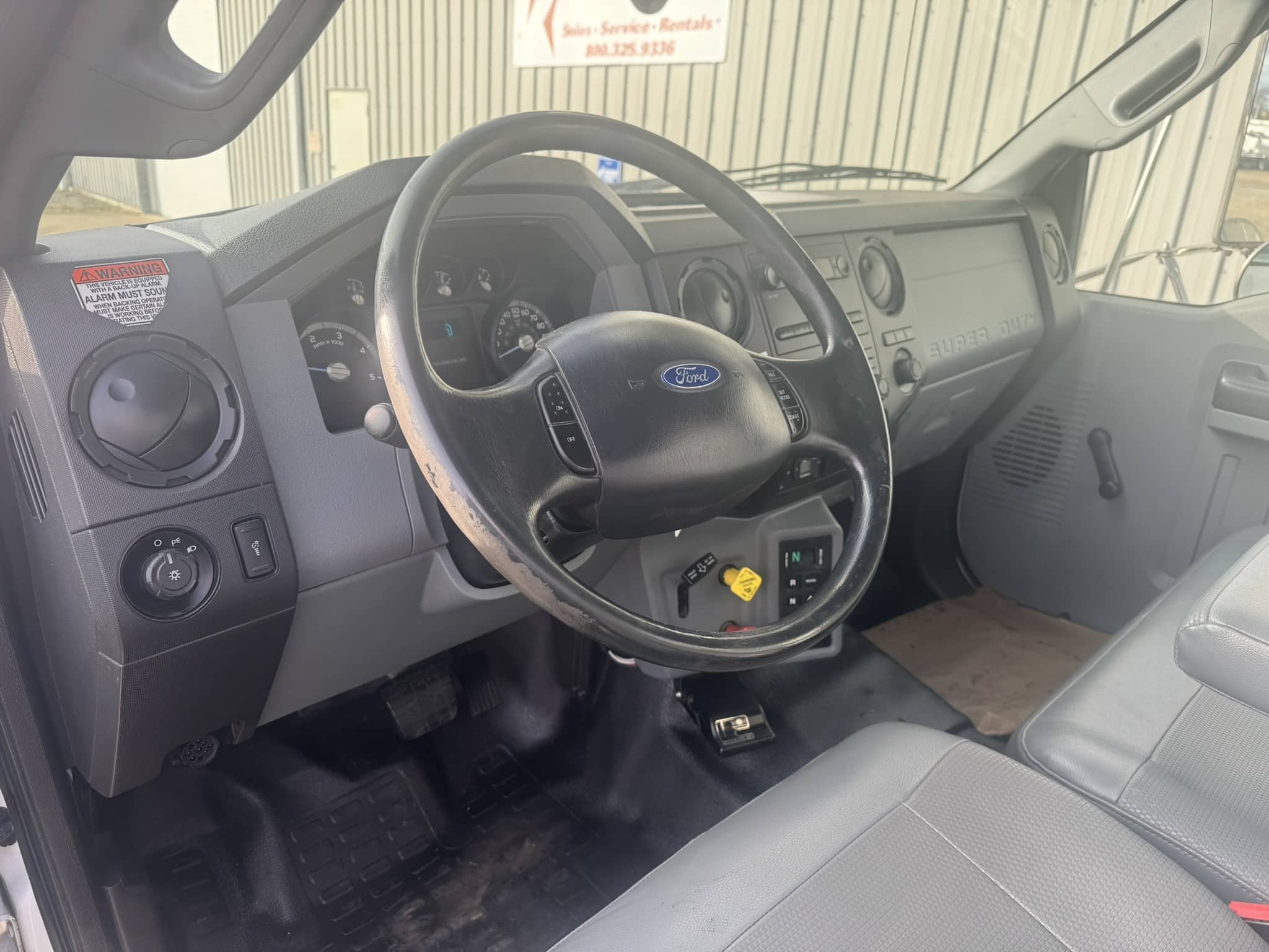 VERSALIFT TMP2050T DIGGER DERRICK ON A 2014 FORD F750 4X2 CHASSIS - Image 12