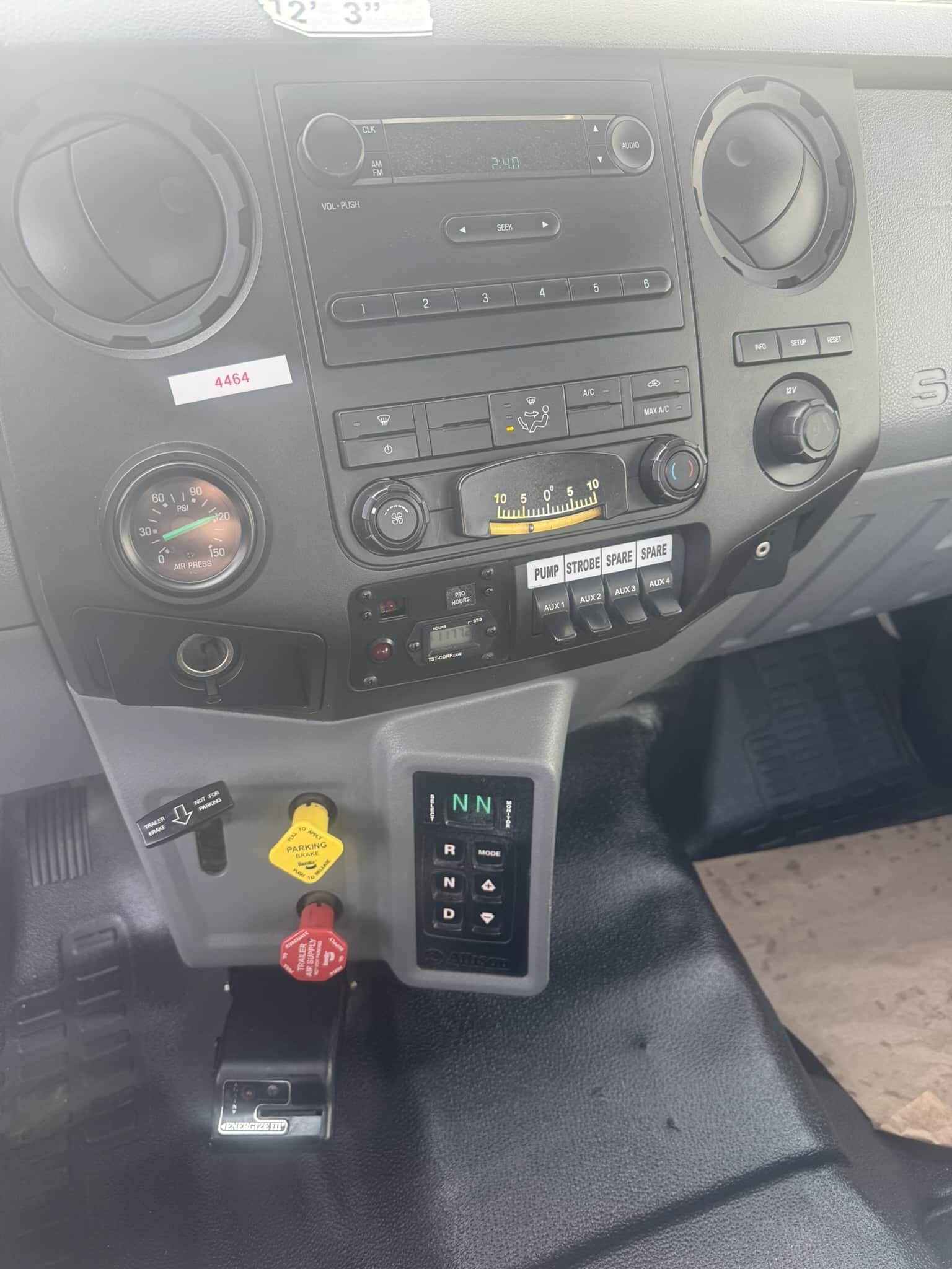 VERSALIFT TMP2050T DIGGER DERRICK ON A 2014 FORD F750 4X2 CHASSIS - Image 14