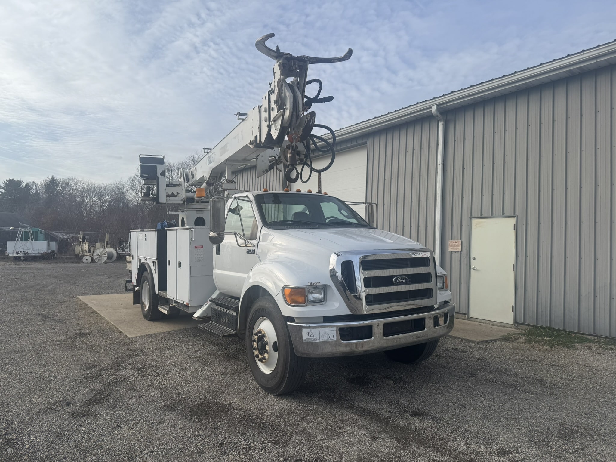 VERSALIFT TMP2050T DIGGER DERRICK ON A 2014 FORD F750 4X2 CHASSIS - Image 5