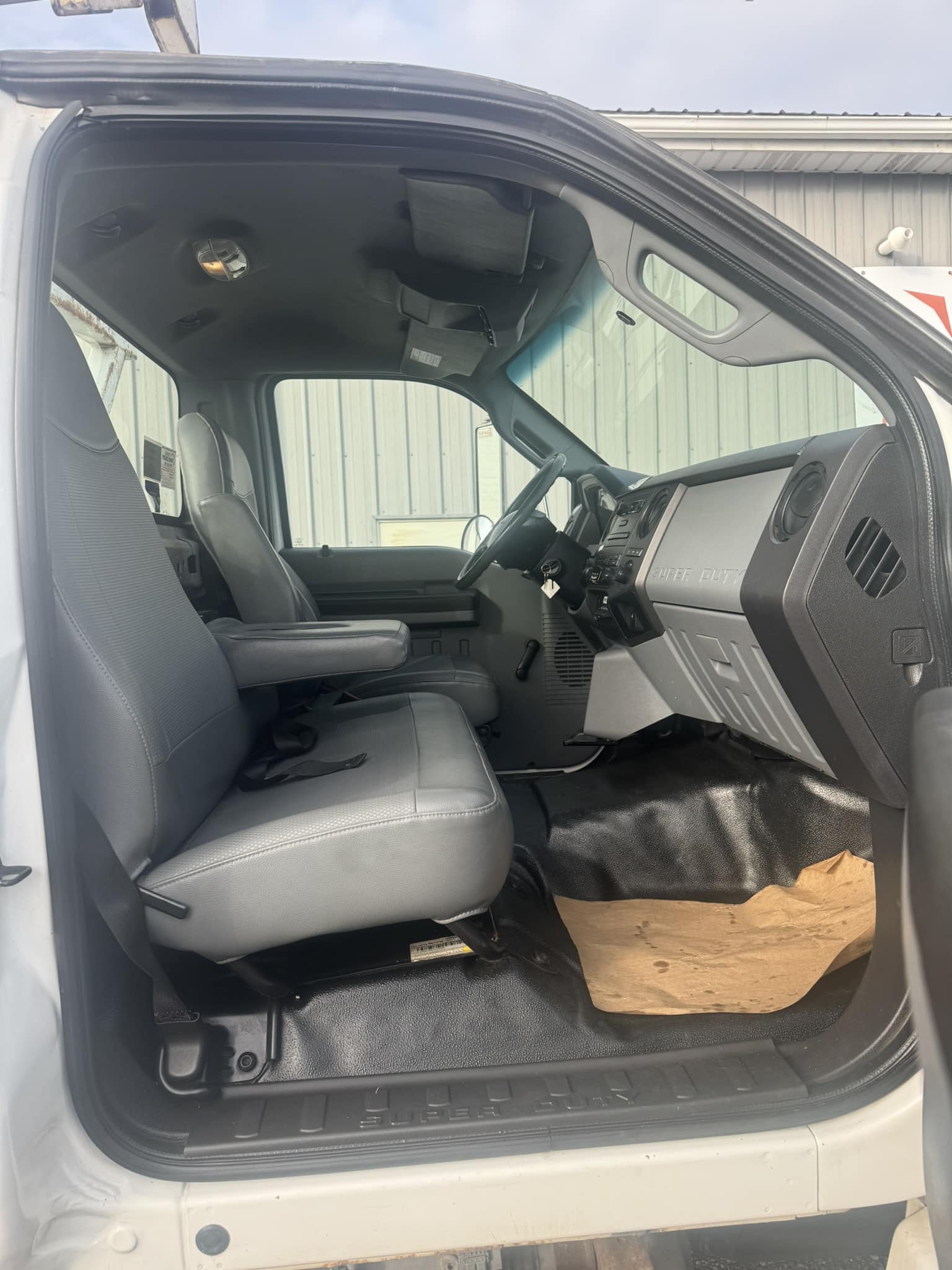 VERSALIFT TMP2050T DIGGER DERRICK ON A 2014 FORD F750 4X2 CHASSIS - Image 15