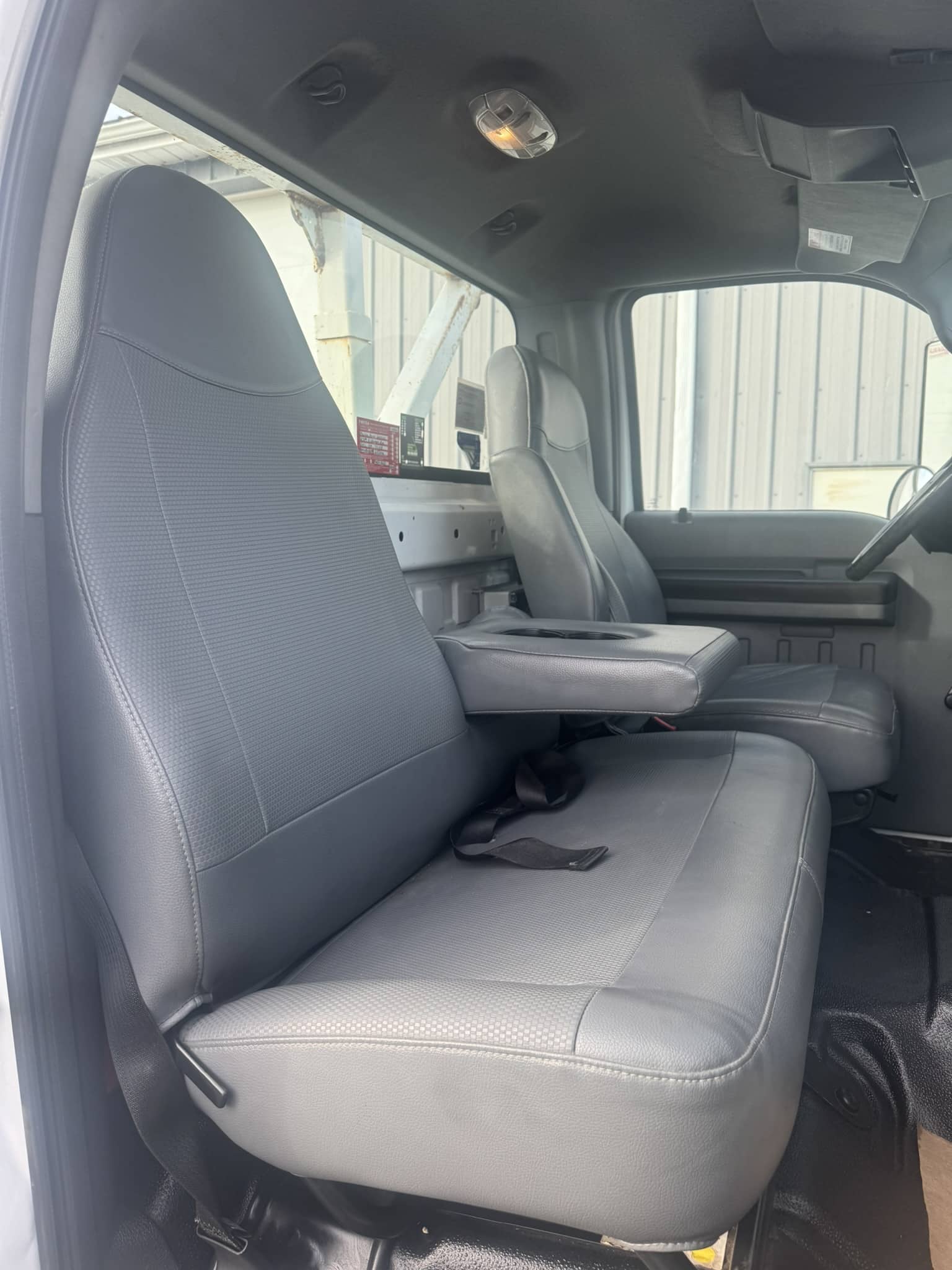 VERSALIFT TMP2050T DIGGER DERRICK ON A 2014 FORD F750 4X2 CHASSIS - Image 16