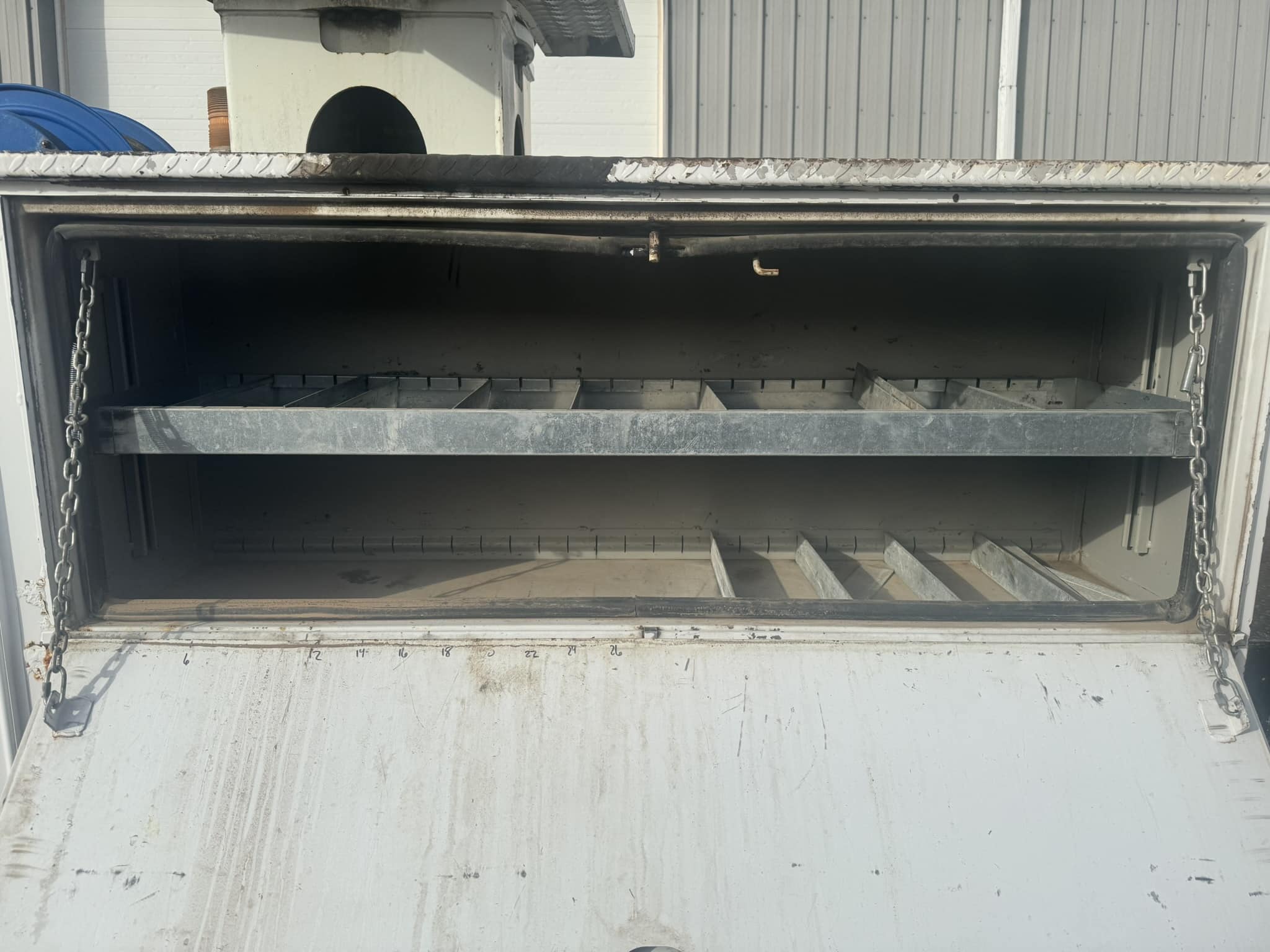 VERSALIFT TMP2050T DIGGER DERRICK ON A 2014 FORD F750 4X2 CHASSIS - Image 24