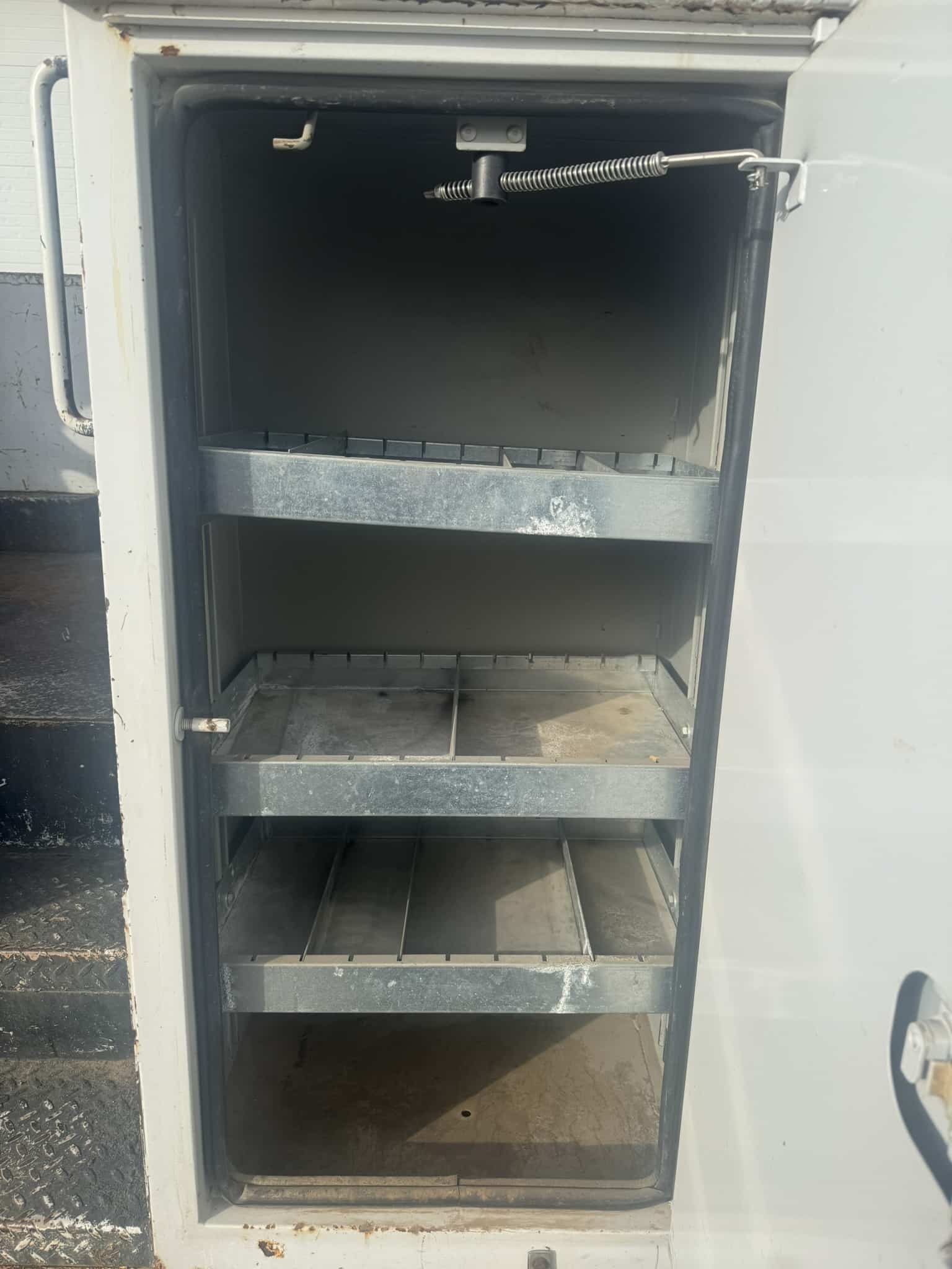 VERSALIFT TMP2050T DIGGER DERRICK ON A 2014 FORD F750 4X2 CHASSIS - Image 25