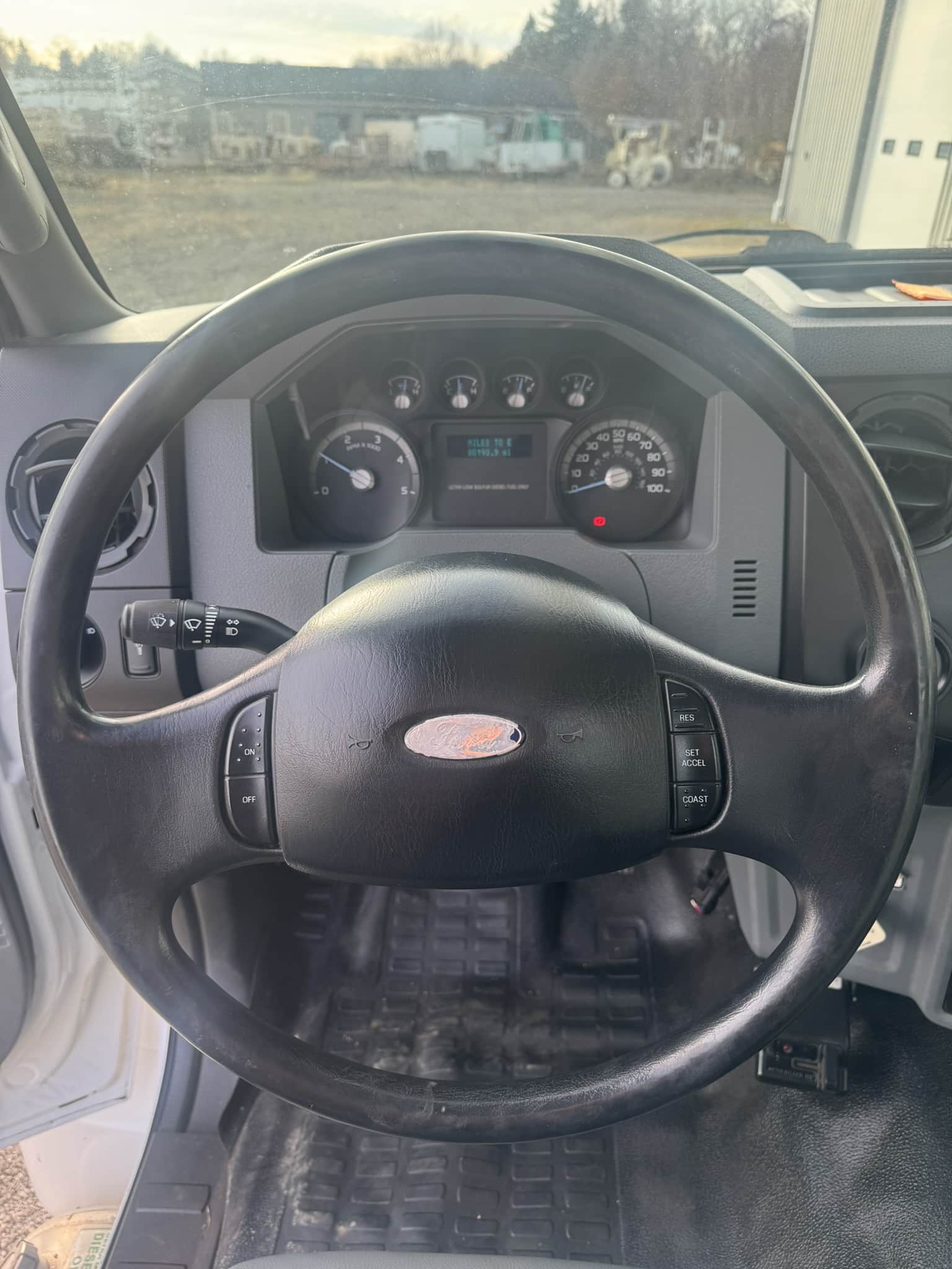 60' VERSALIFT VO455MHI ON 2012 FORD F750 4X2 CHASSIS - Image 13