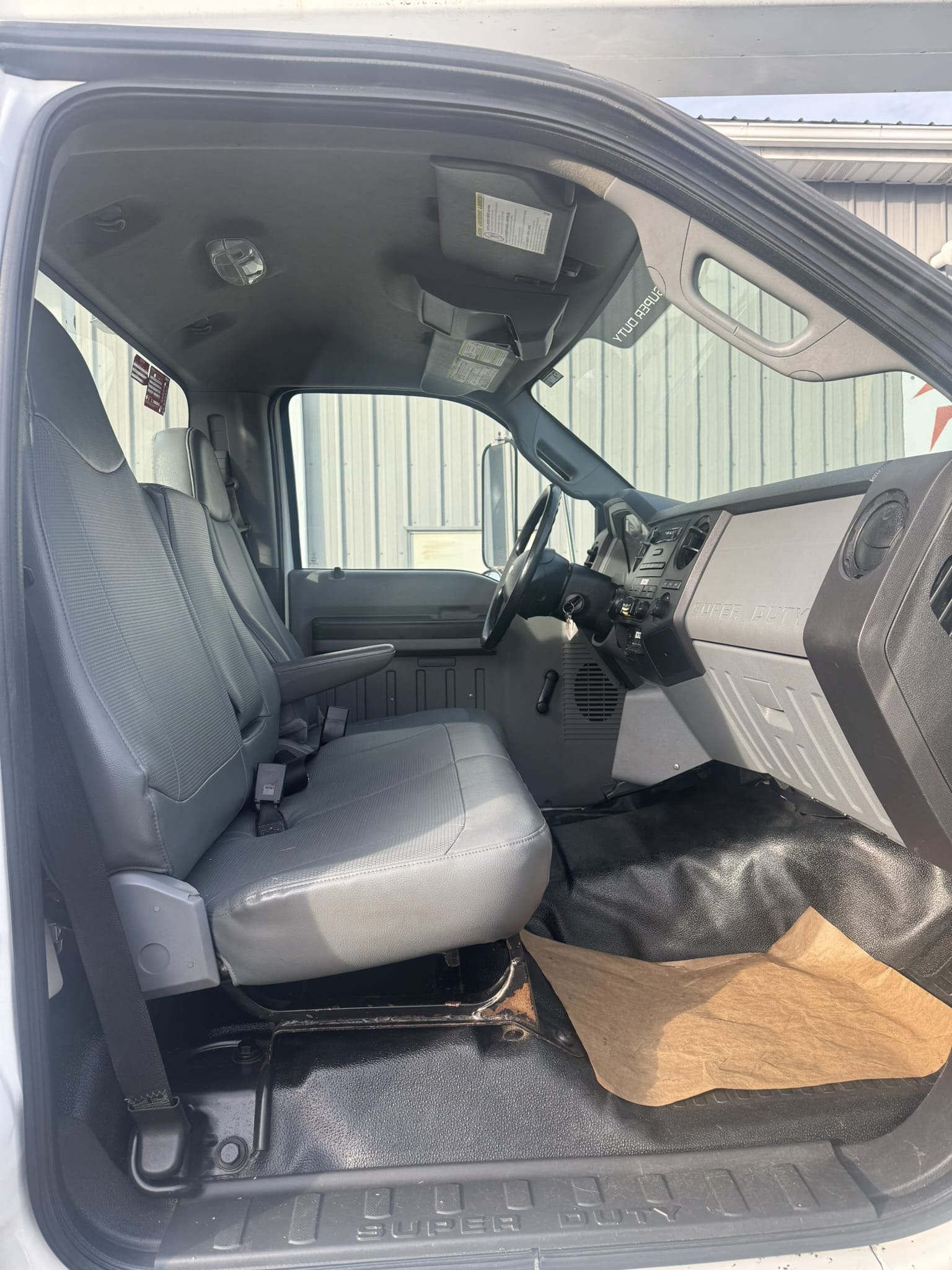 60' VERSALIFT VO455MHI ON 2012 FORD F750 4X2 CHASSIS - Image 22