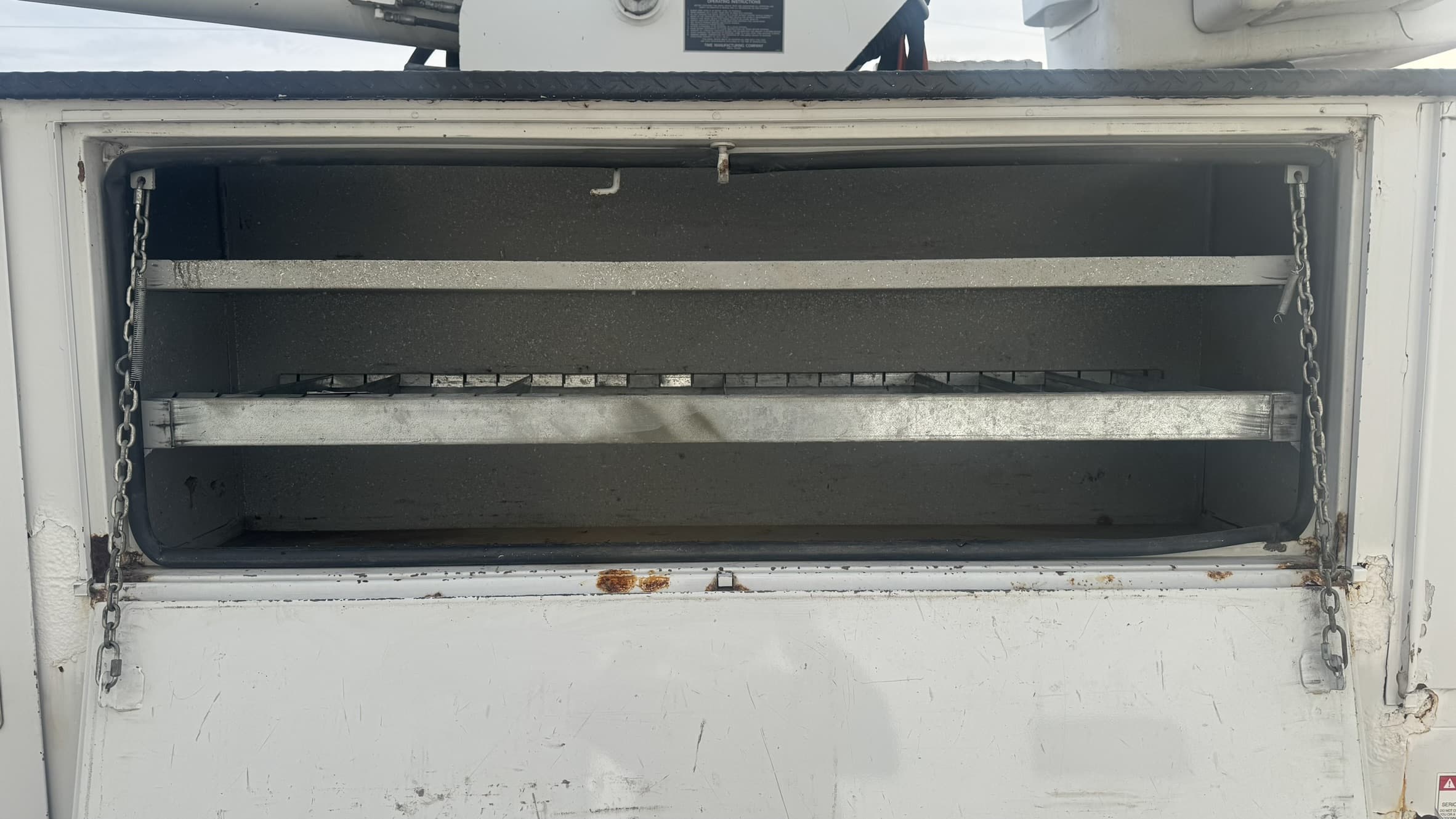 60' VERSALIFT VO455MHI ON 2012 FORD F750 4X2 CHASSIS - Image 27