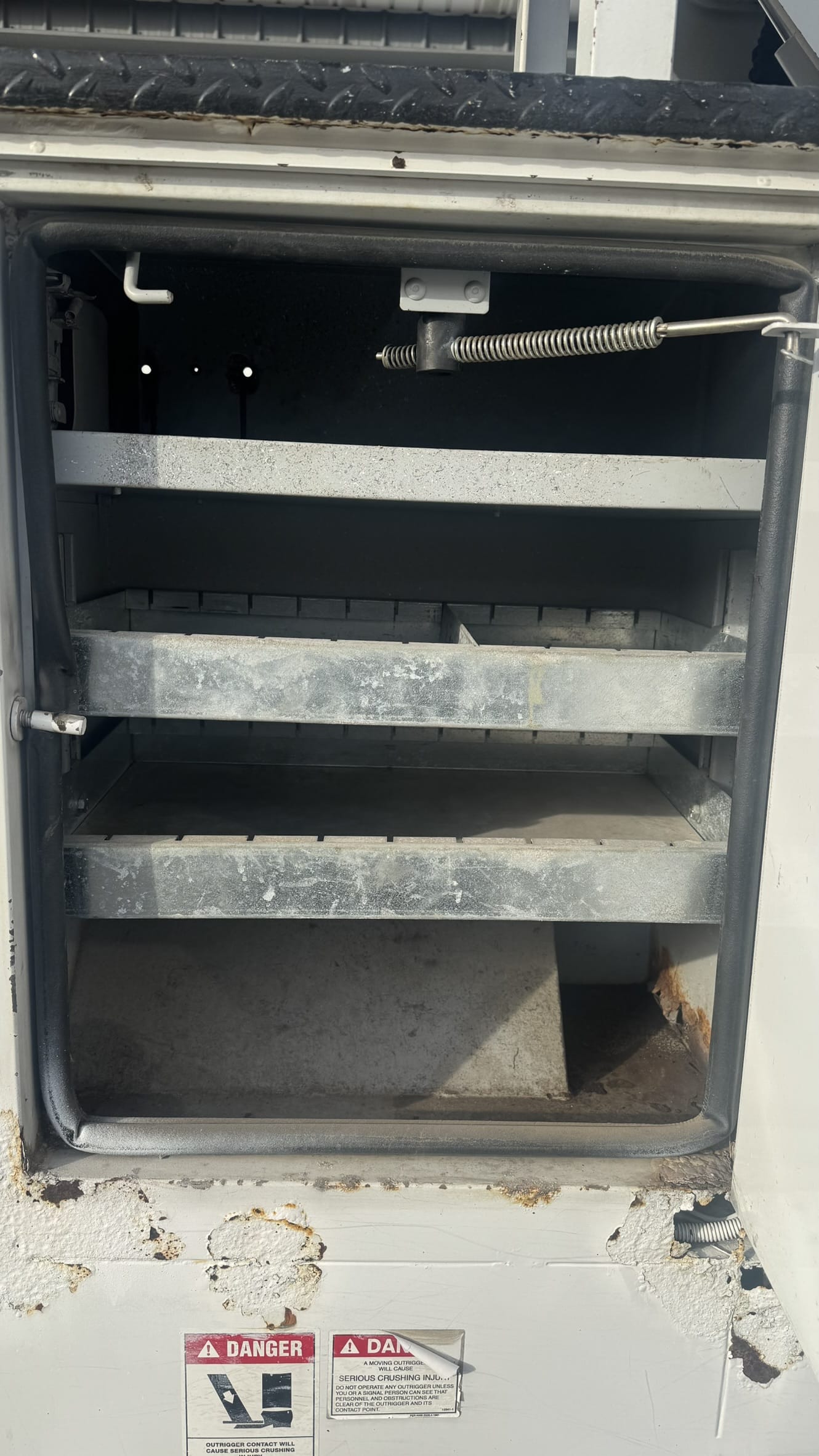 60' VERSALIFT VO455MHI ON 2012 FORD F750 4X2 CHASSIS - Image 29