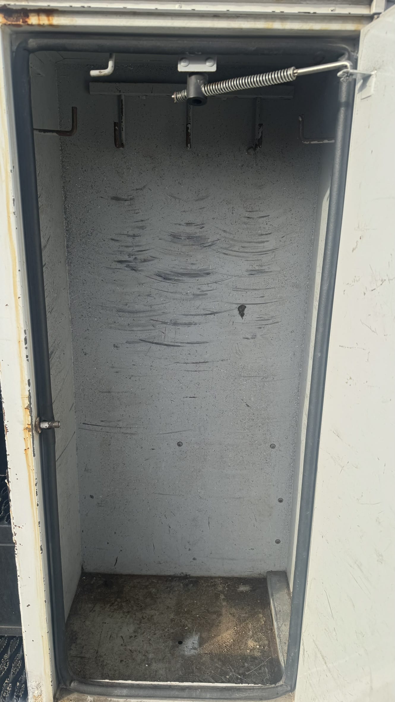 60' VERSALIFT VO455MHI ON 2012 FORD F750 4X2 CHASSIS - Image 32