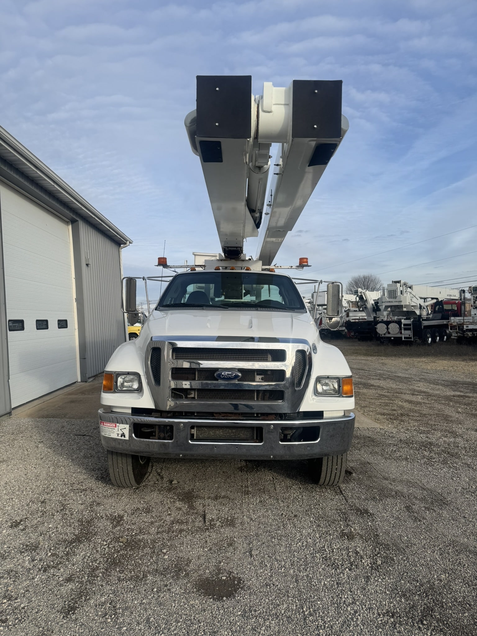65' VERSALIFT VO360XMHI-01 ON 2015 FORD F750 4X2 CHASSIS - Image 8
