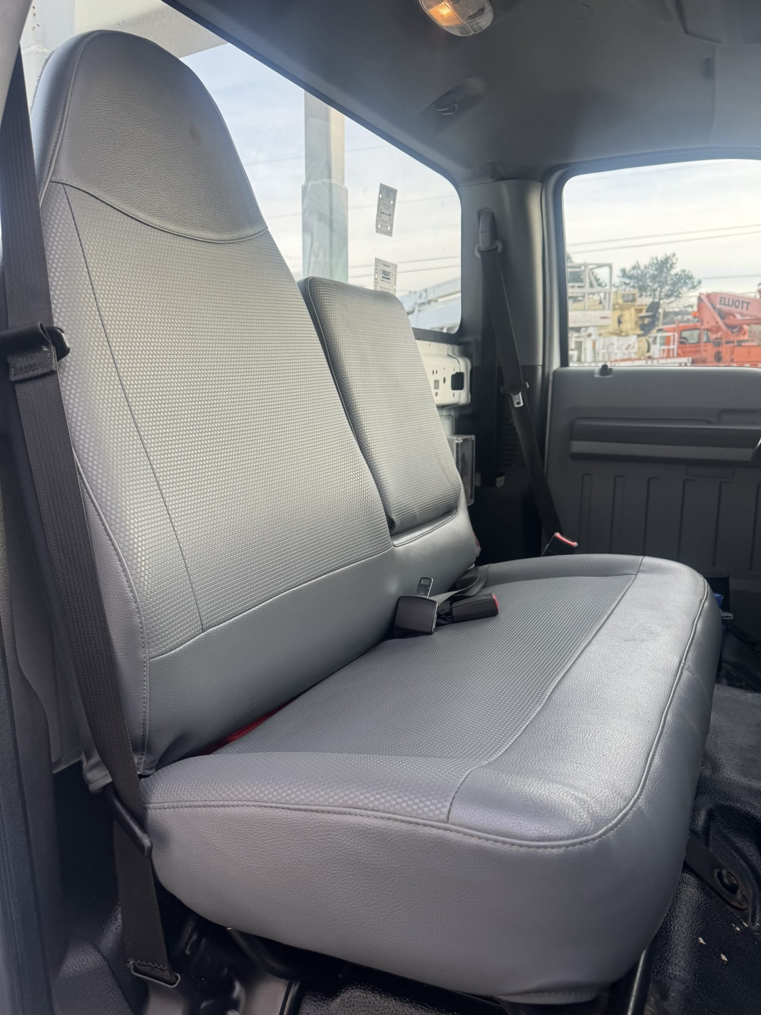 65' VERSALIFT VO360XMHI-01 ON 2015 FORD F750 4X2 CHASSIS - Image 16