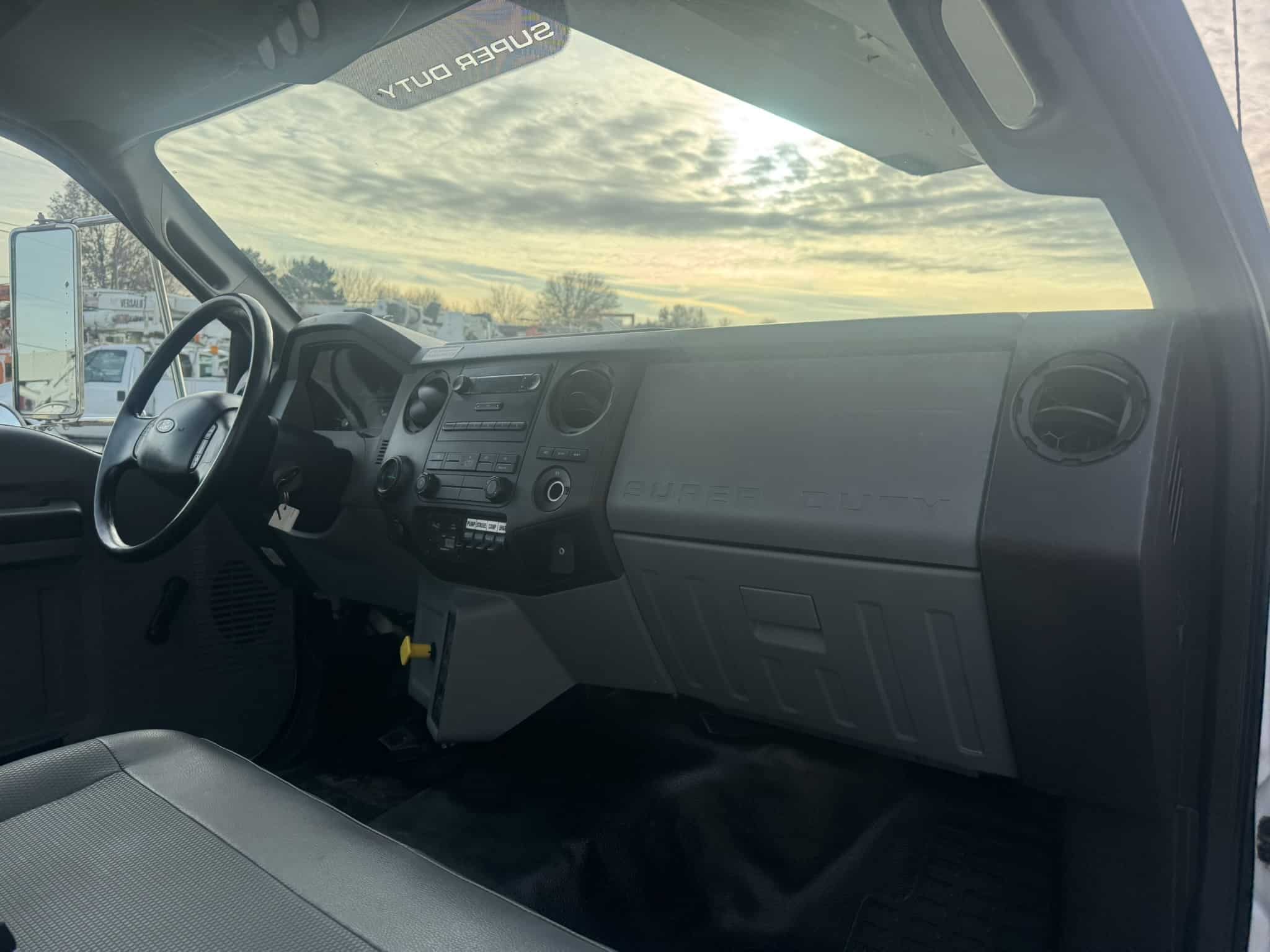 65' VERSALIFT VO360XMHI-01 ON 2015 FORD F750 4X2 CHASSIS - Image 17