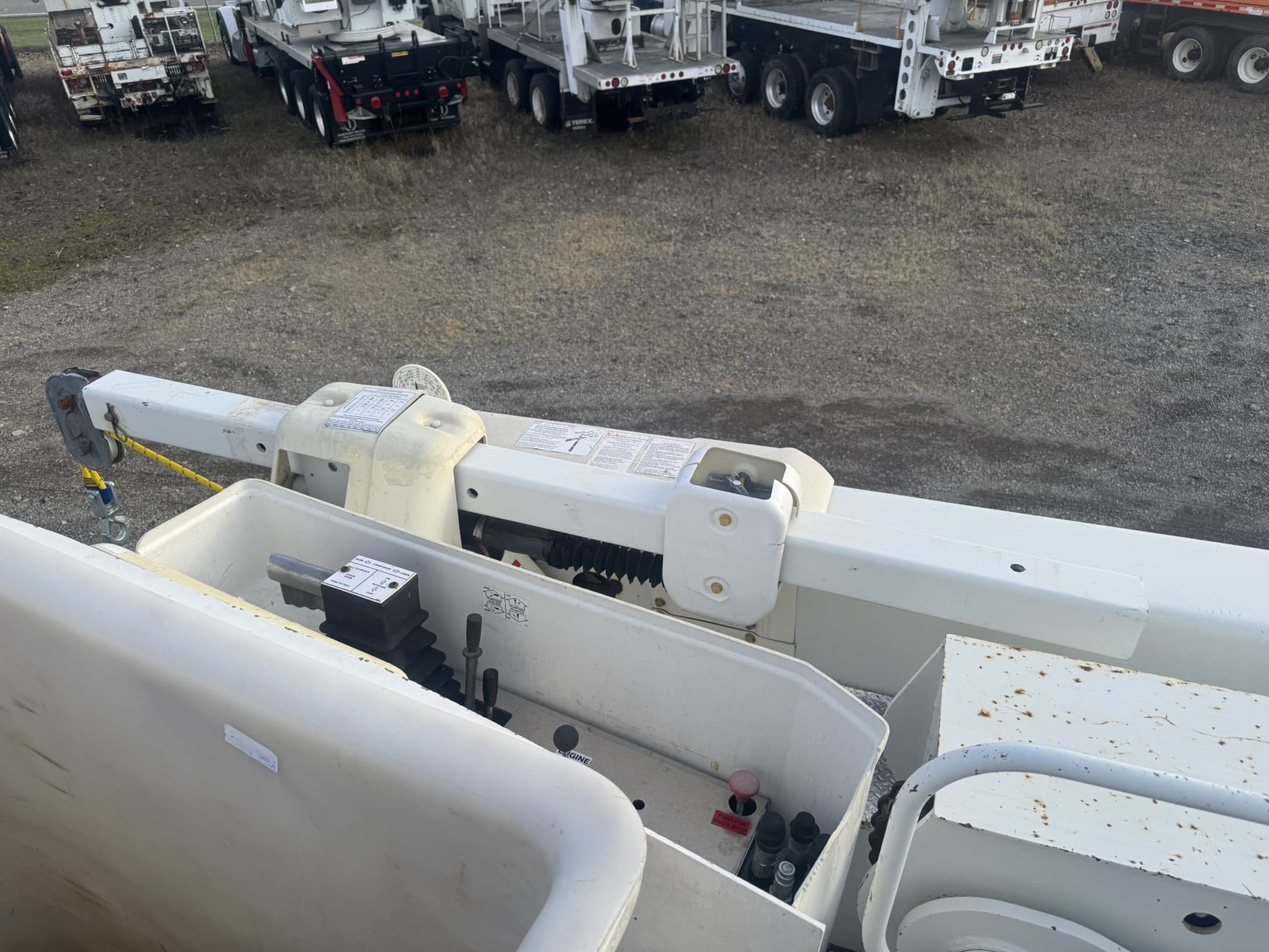 65' VERSALIFT VO360XMHI-01 ON 2015 FORD F750 4X2 CHASSIS - Image 30