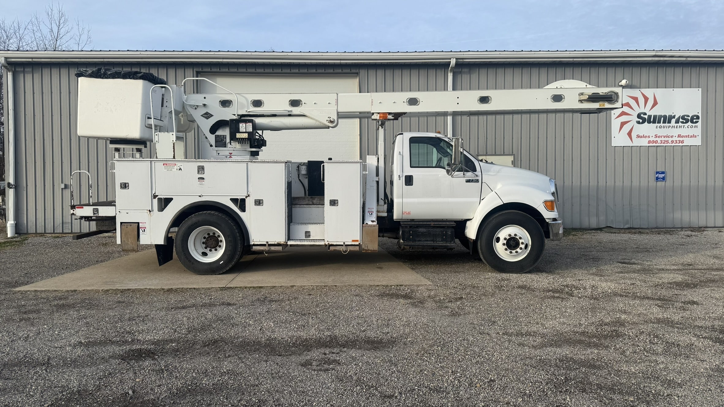 65' VERSALIFT VO360XMHI-01 ON 2015 FORD F750 4X2 CHASSIS - Image 6
