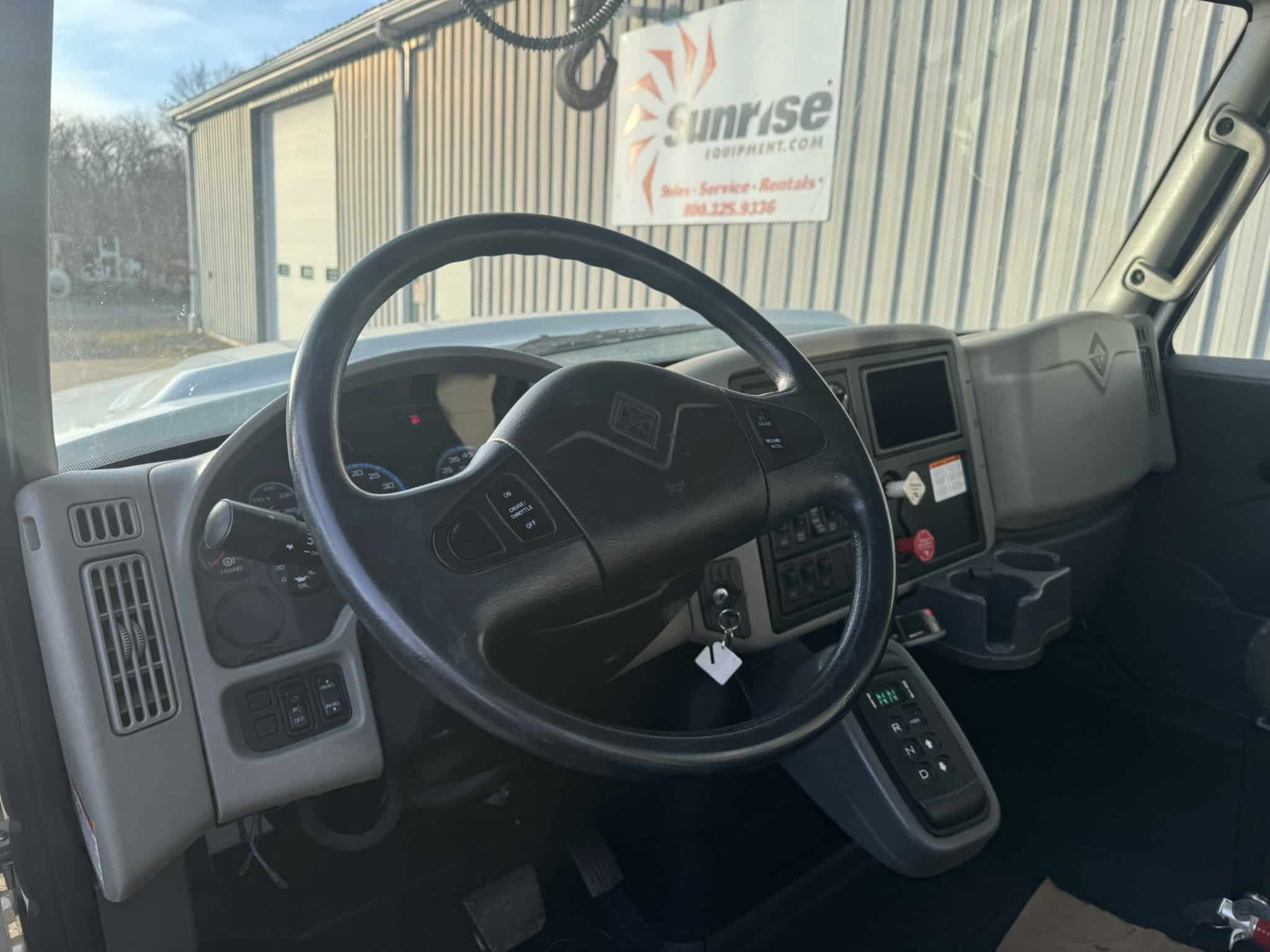 47' TEREX COMMANDER C4047 ON 2012 INTERNATIONAL 4X4 CHASSIS - Image 10