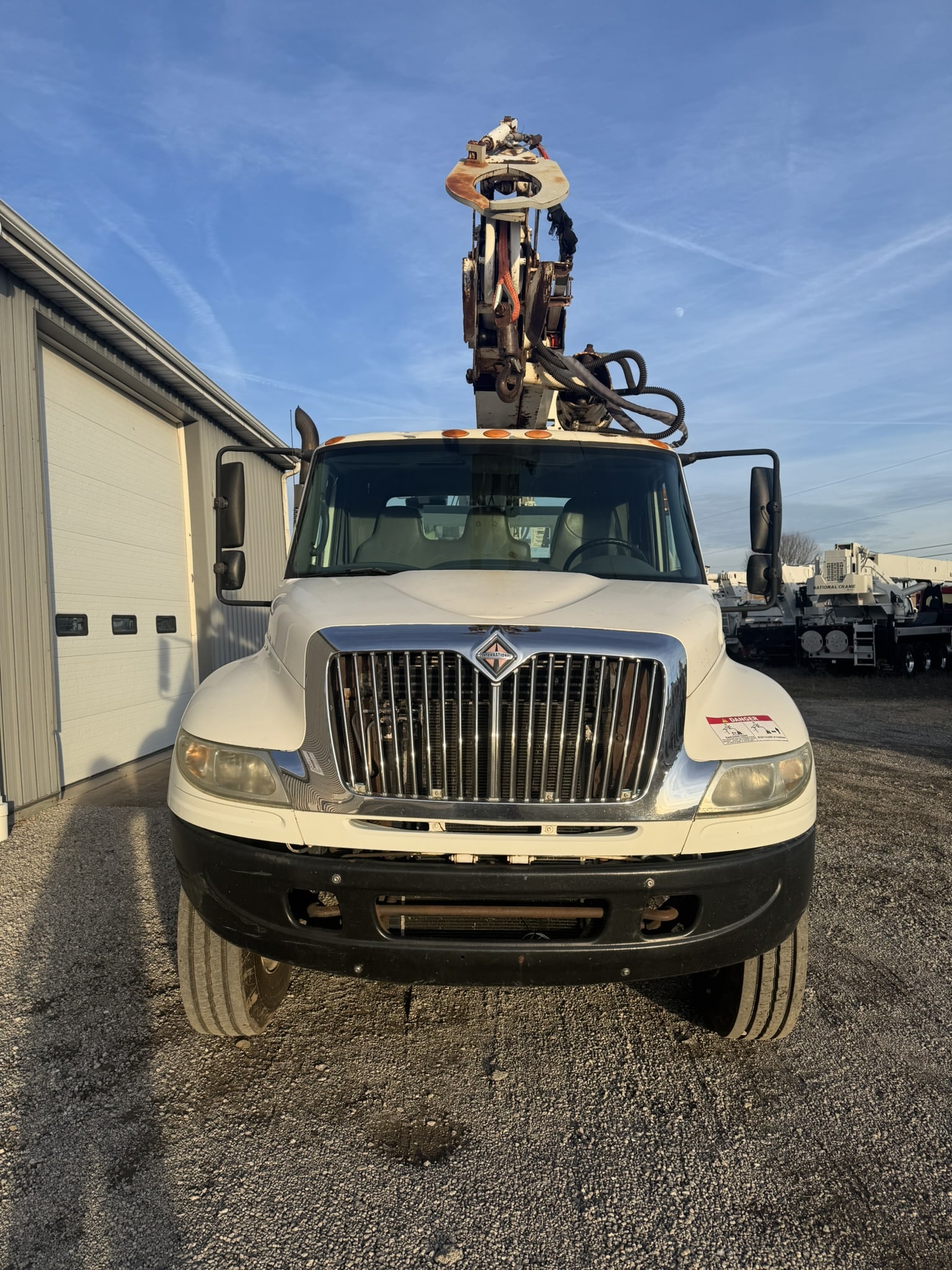 45' TEREX COMMANDER C4045 ON 2004 INTERNATIONAL 4X2 CHASSIS - Image 8