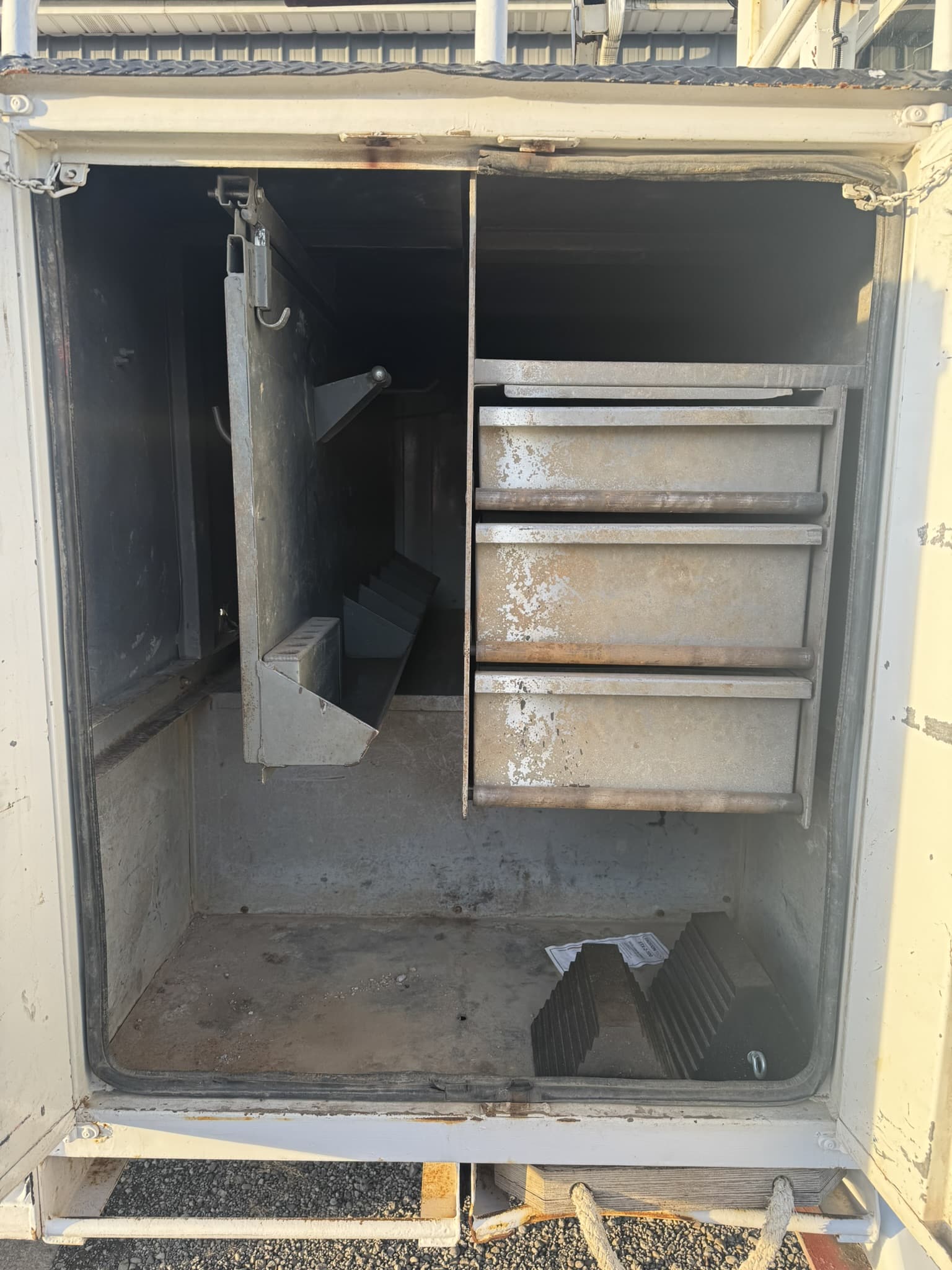 45' TEREX COMMANDER C4045 ON 2004 INTERNATIONAL 4X2 CHASSIS - Image 18